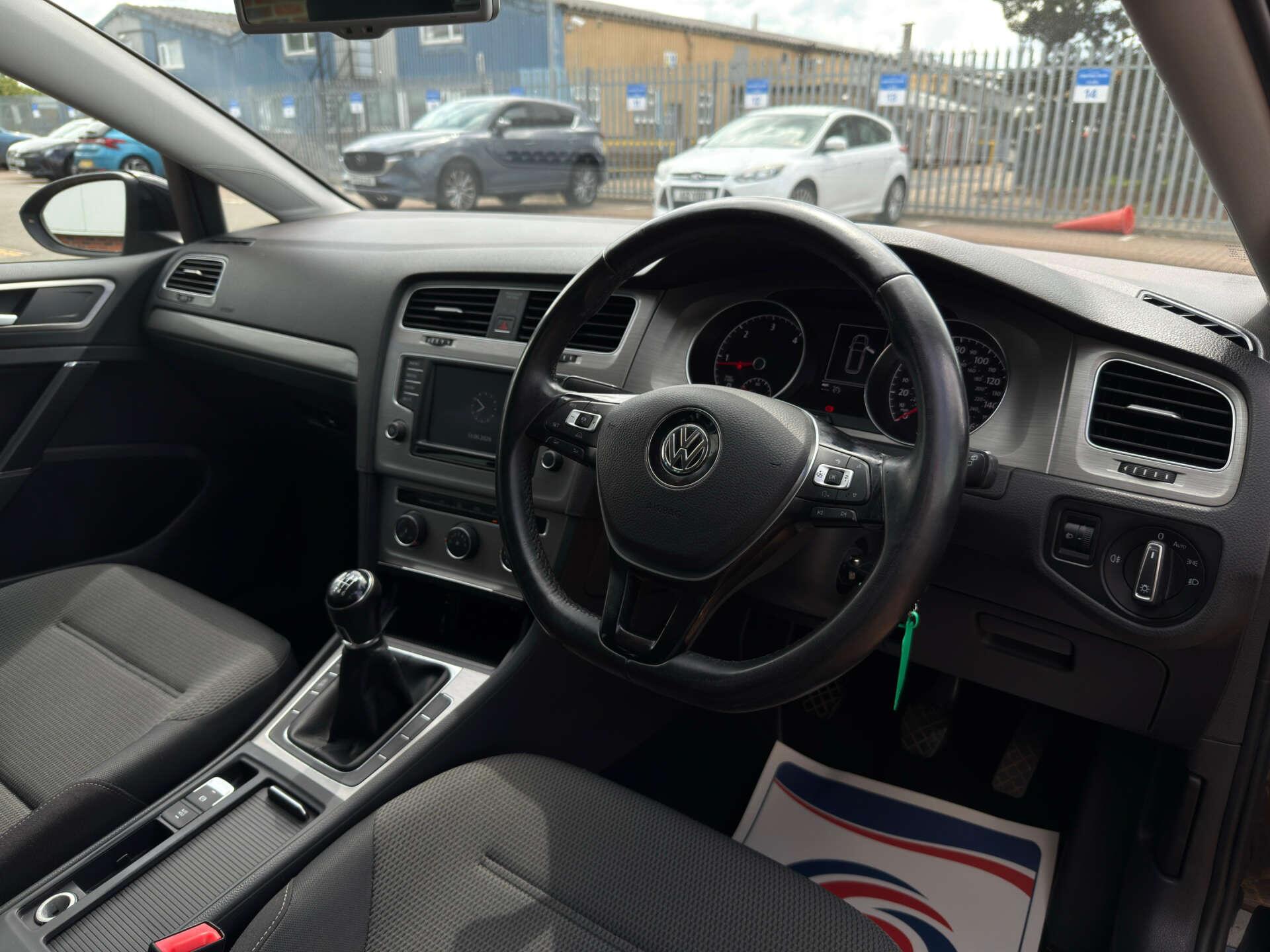 Volkswagen Golf view 15