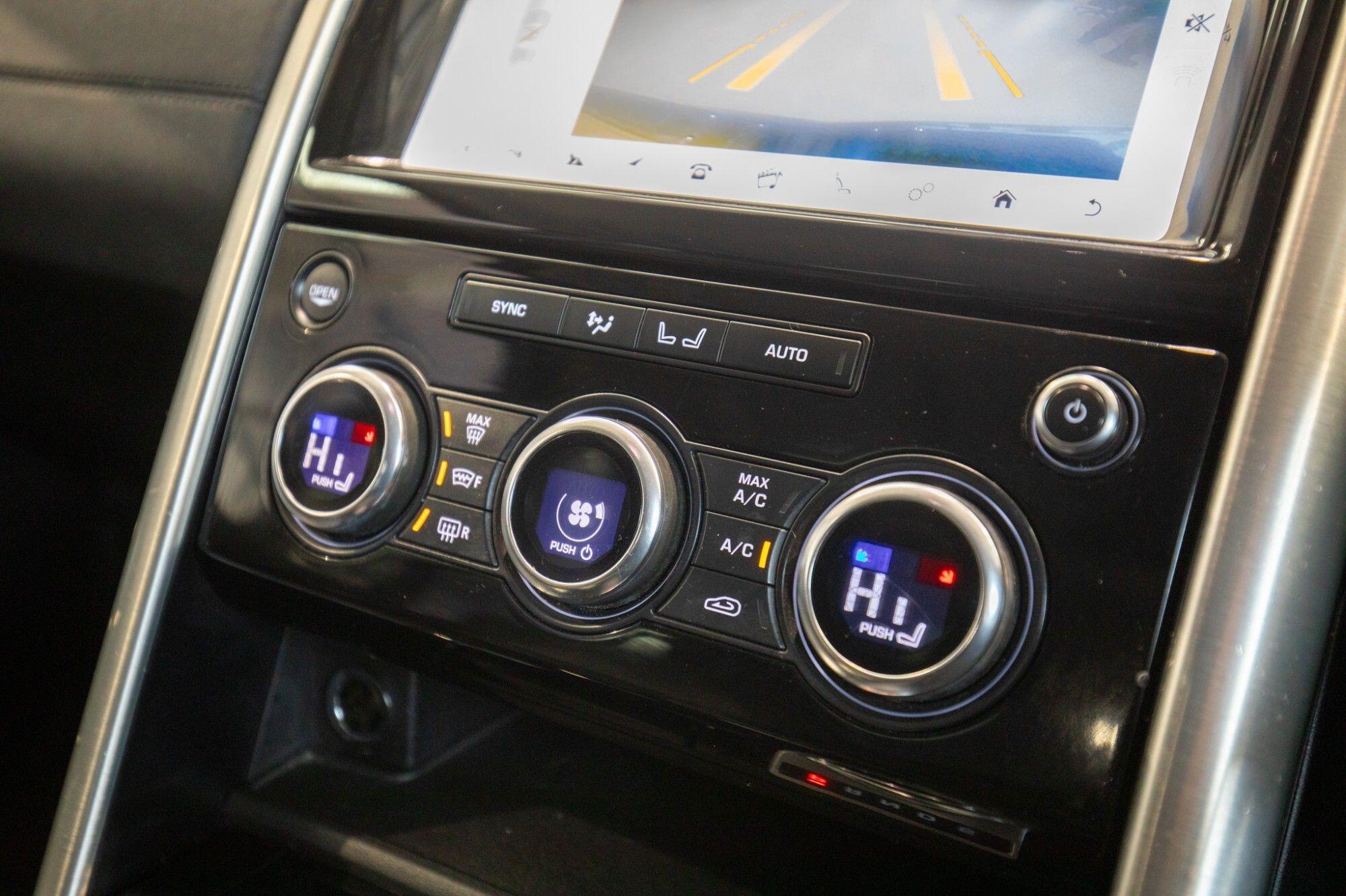 Land Rover Discovery view 25