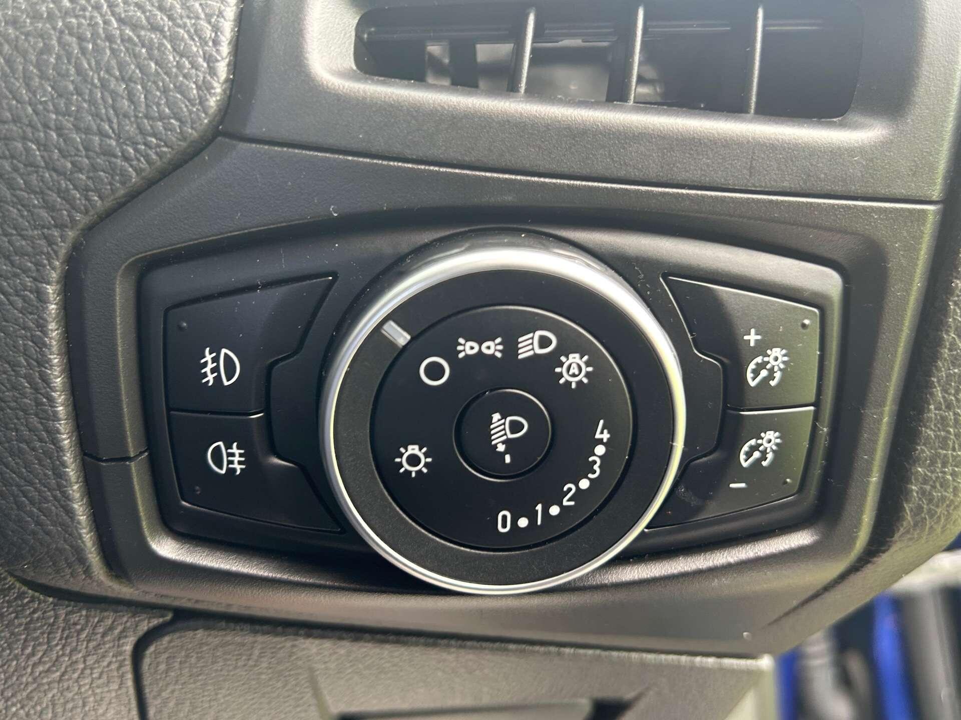 Ford Focus view 43