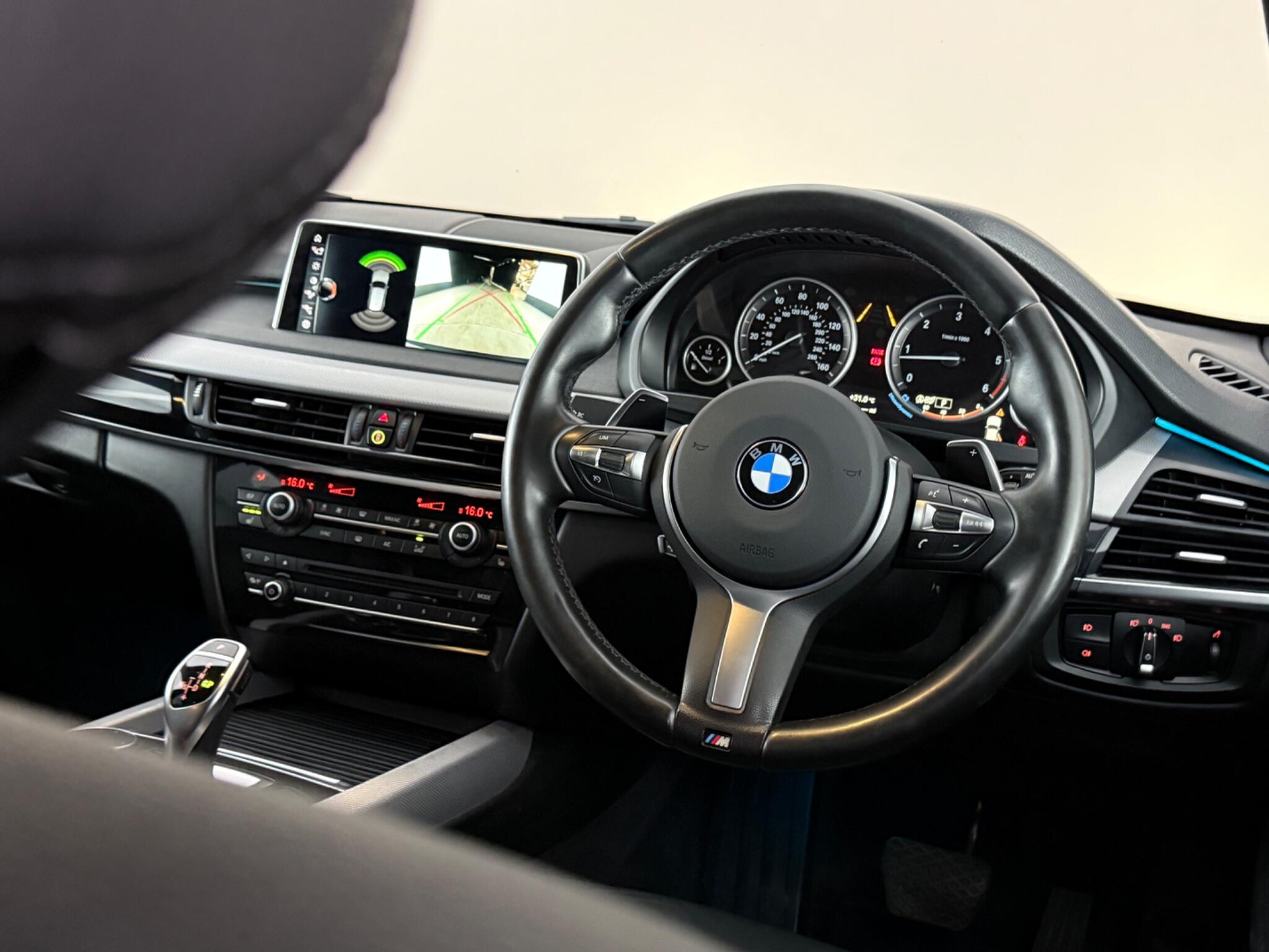 BMW X5 view 14
