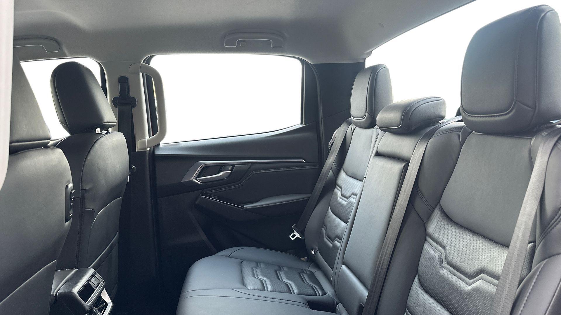 Isuzu D-Max view 4