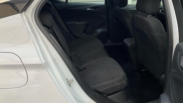 Vauxhall Astra view 5
