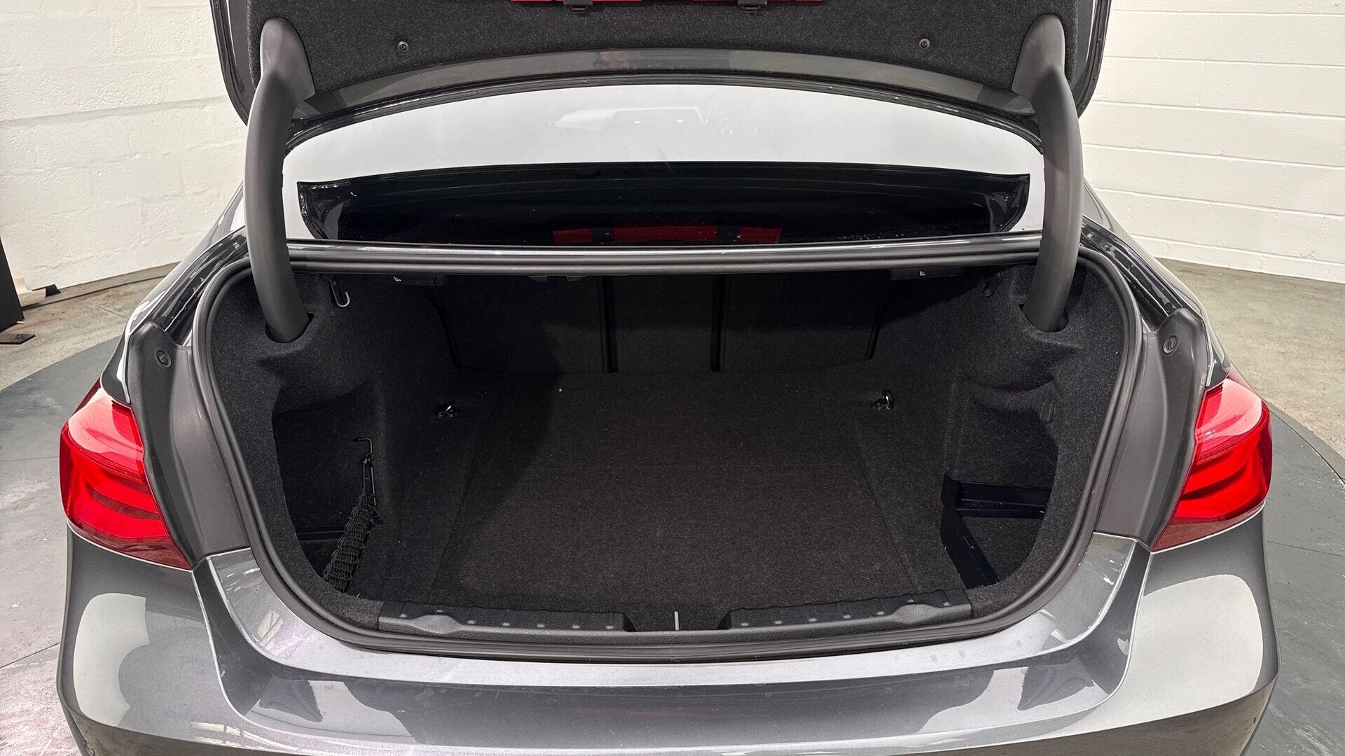 BMW 3 Series view 13