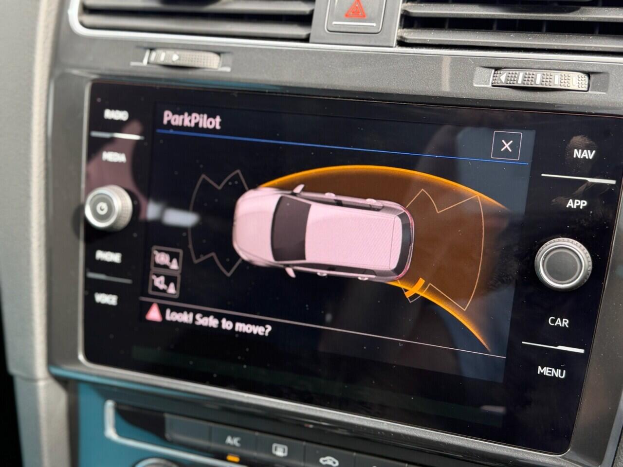 Volkswagen Golf view 21
