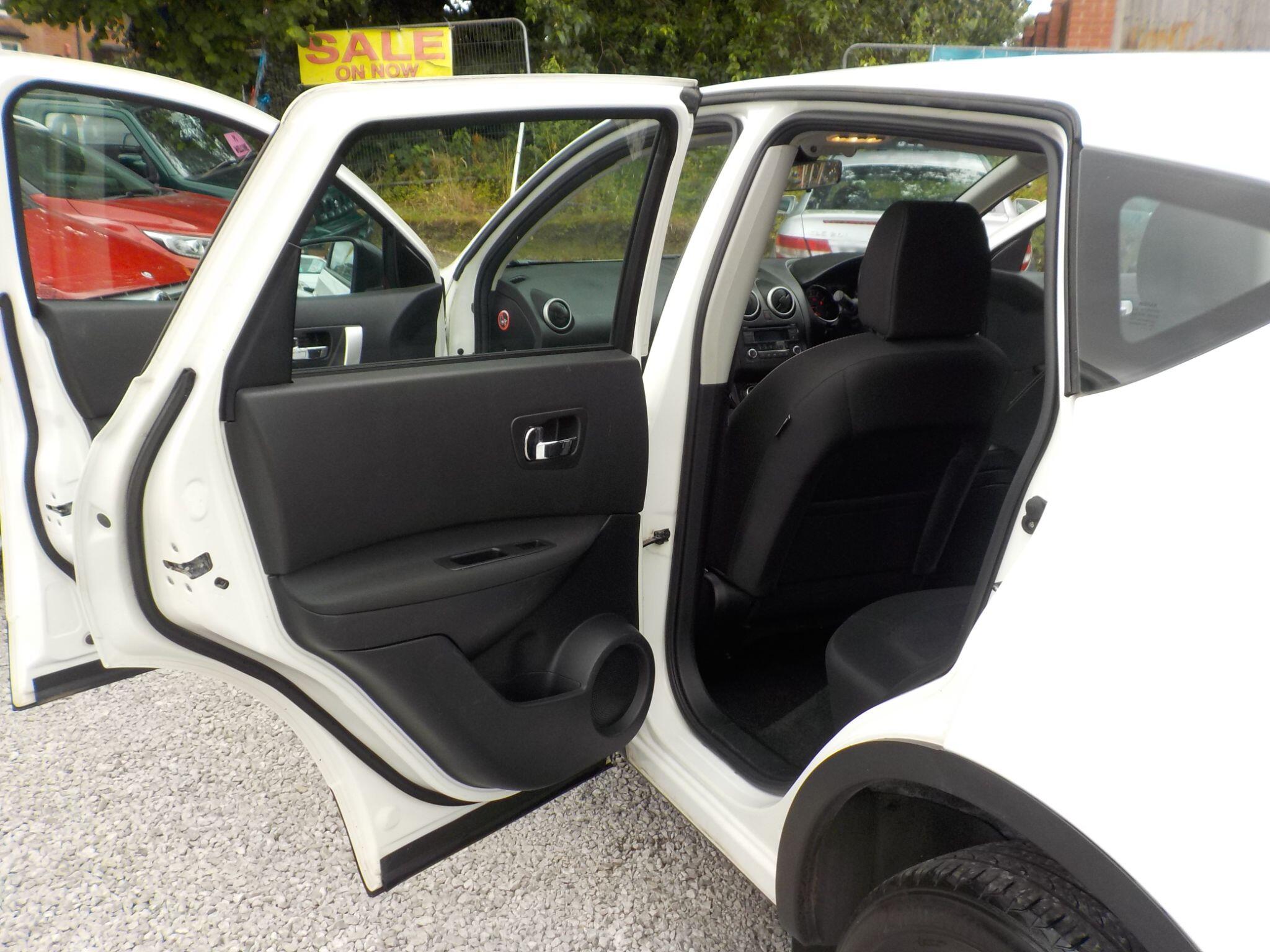 Nissan Qashqai 1.6 Acenta 2WD Euro 5 (s/s) 5dr
