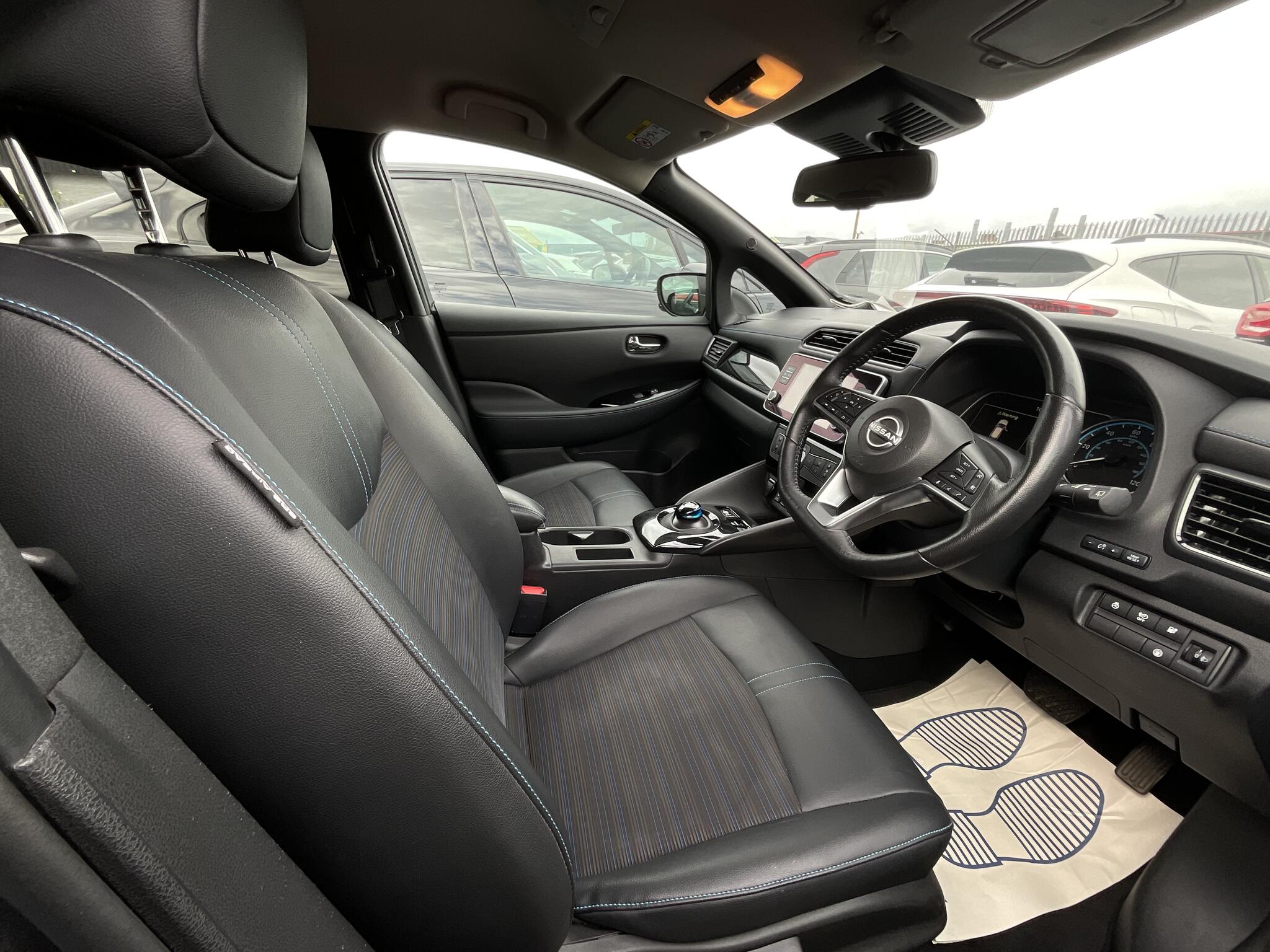Nissan Leaf view 9