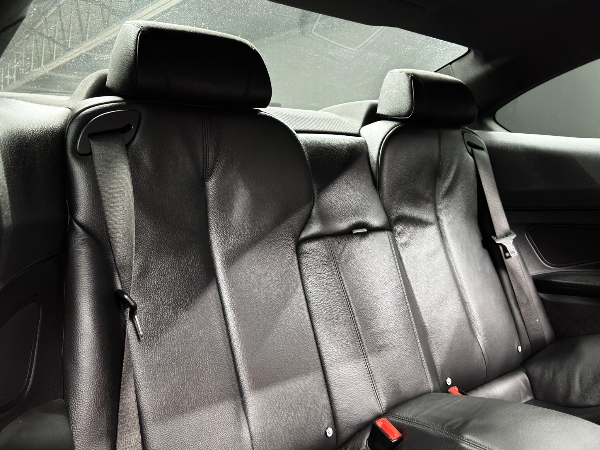 BMW 6 Series view 15