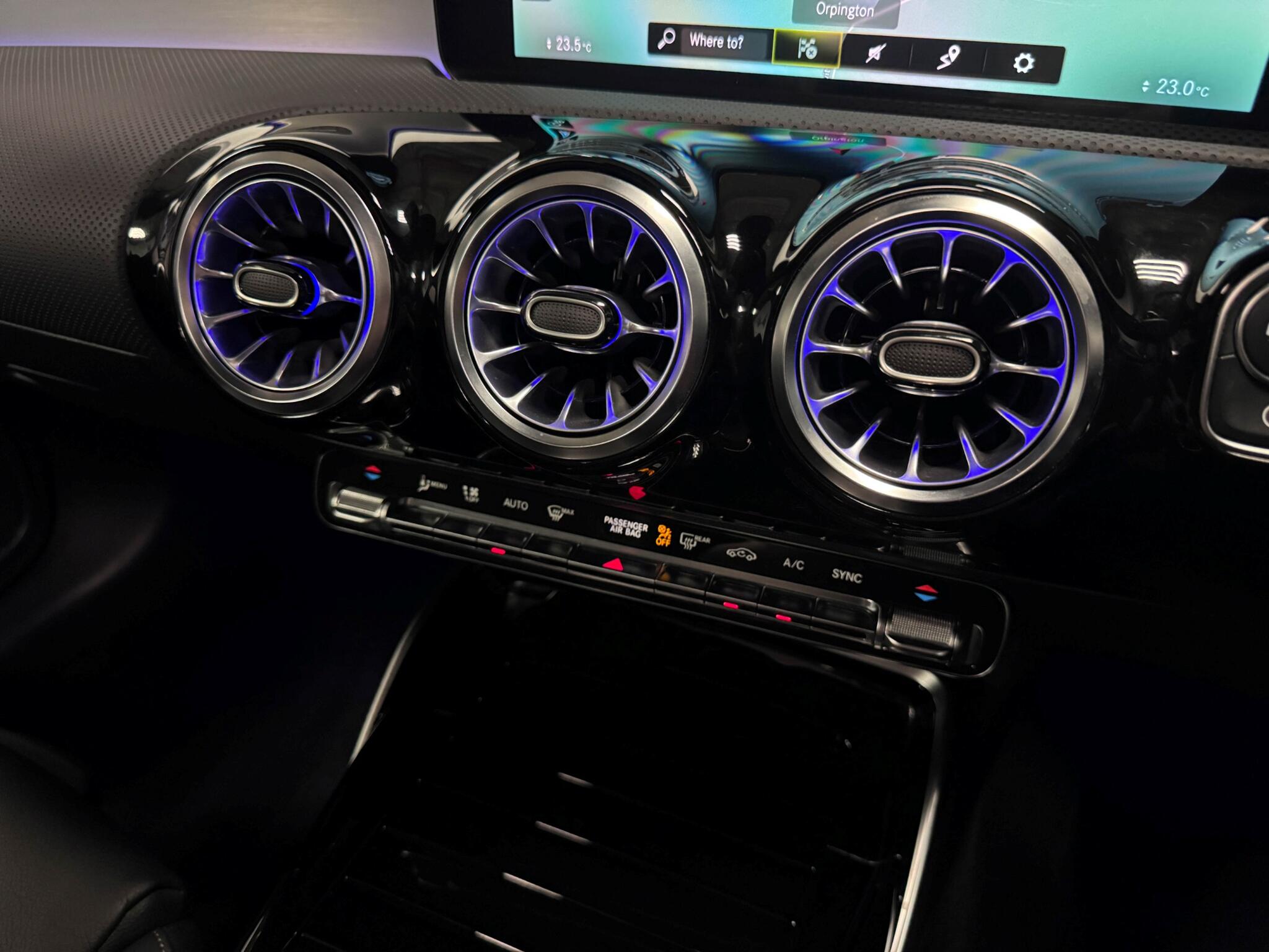 Mercedes-Benz Cla view 38