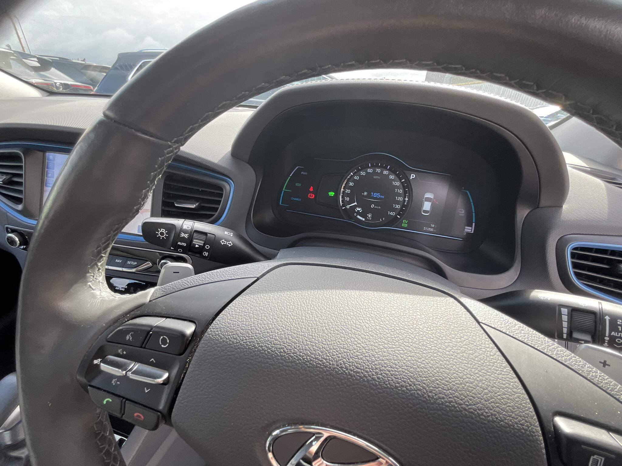 Hyundai Ioniq view 21