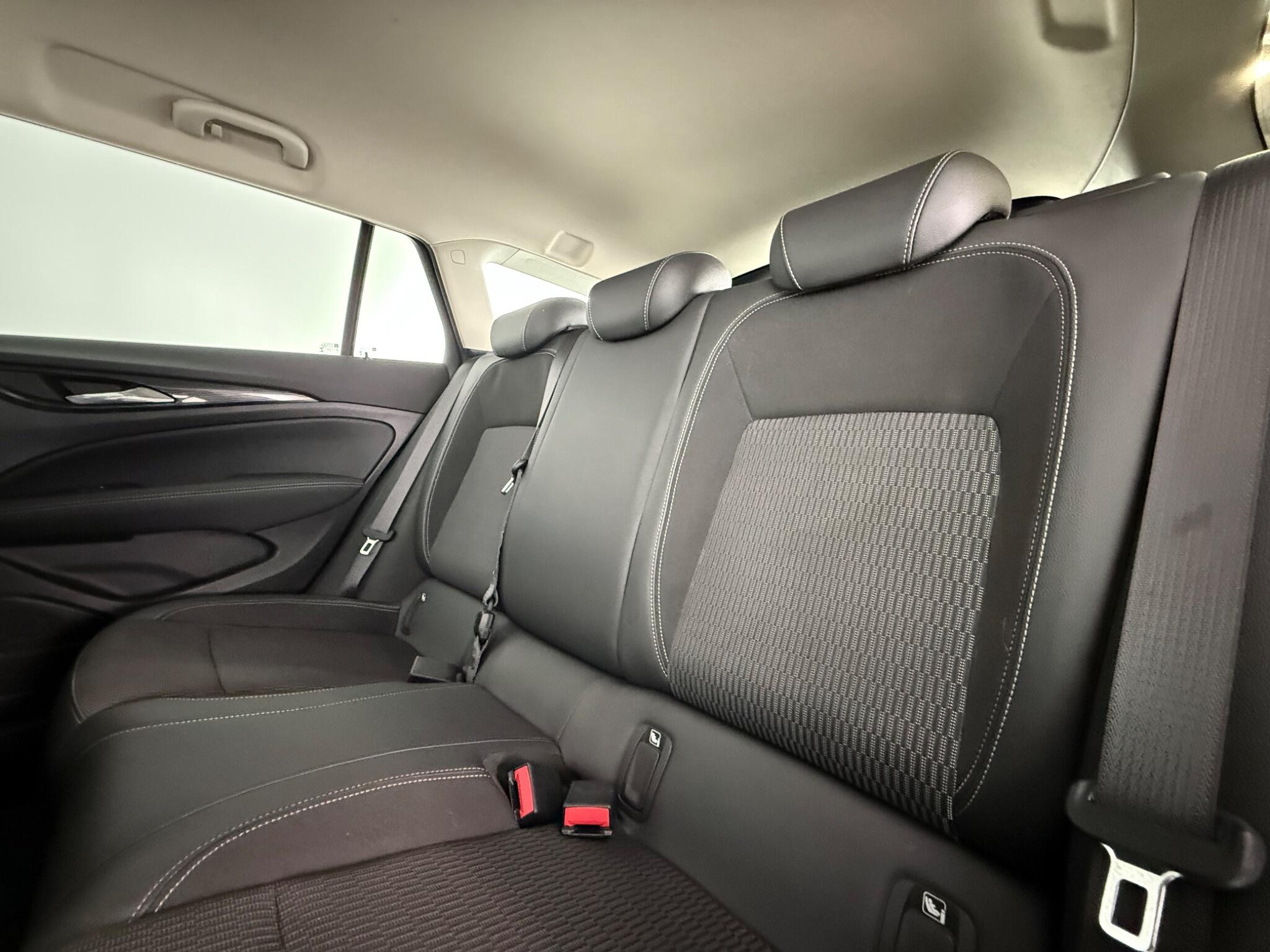 Vauxhall Insignia view 30