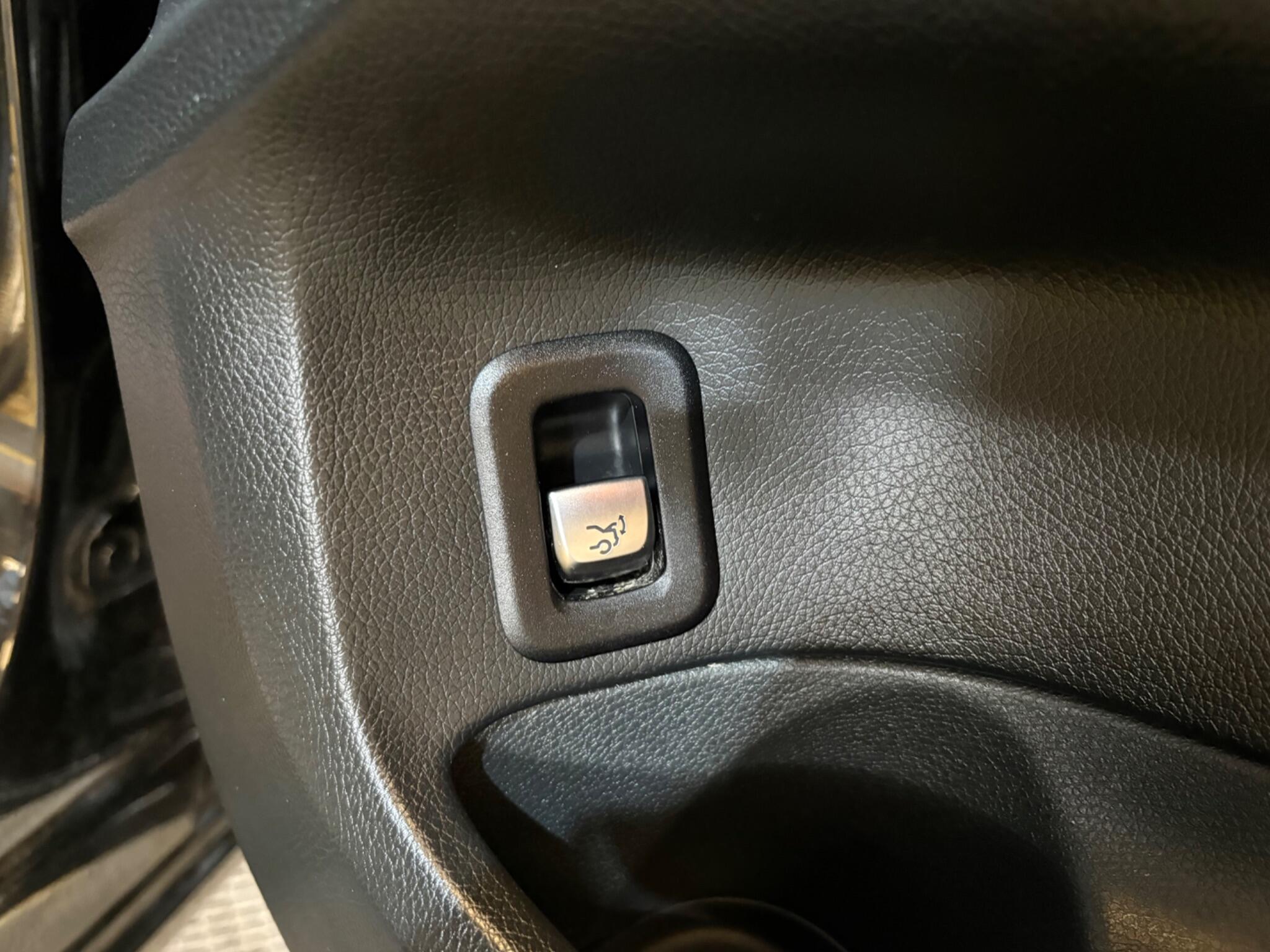 Mercedes-Benz C Class view 38