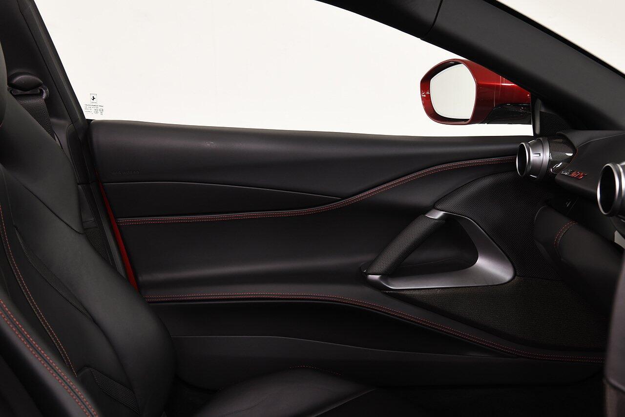 Ferrari 812 view 13