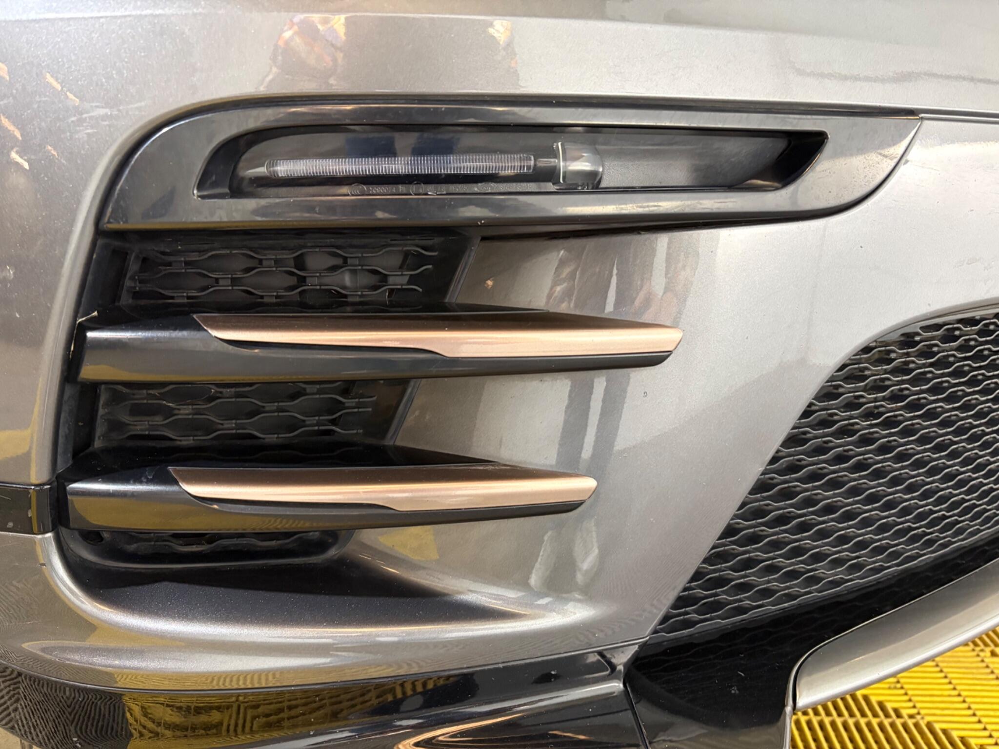 Land Rover Range Rover Velar view 25