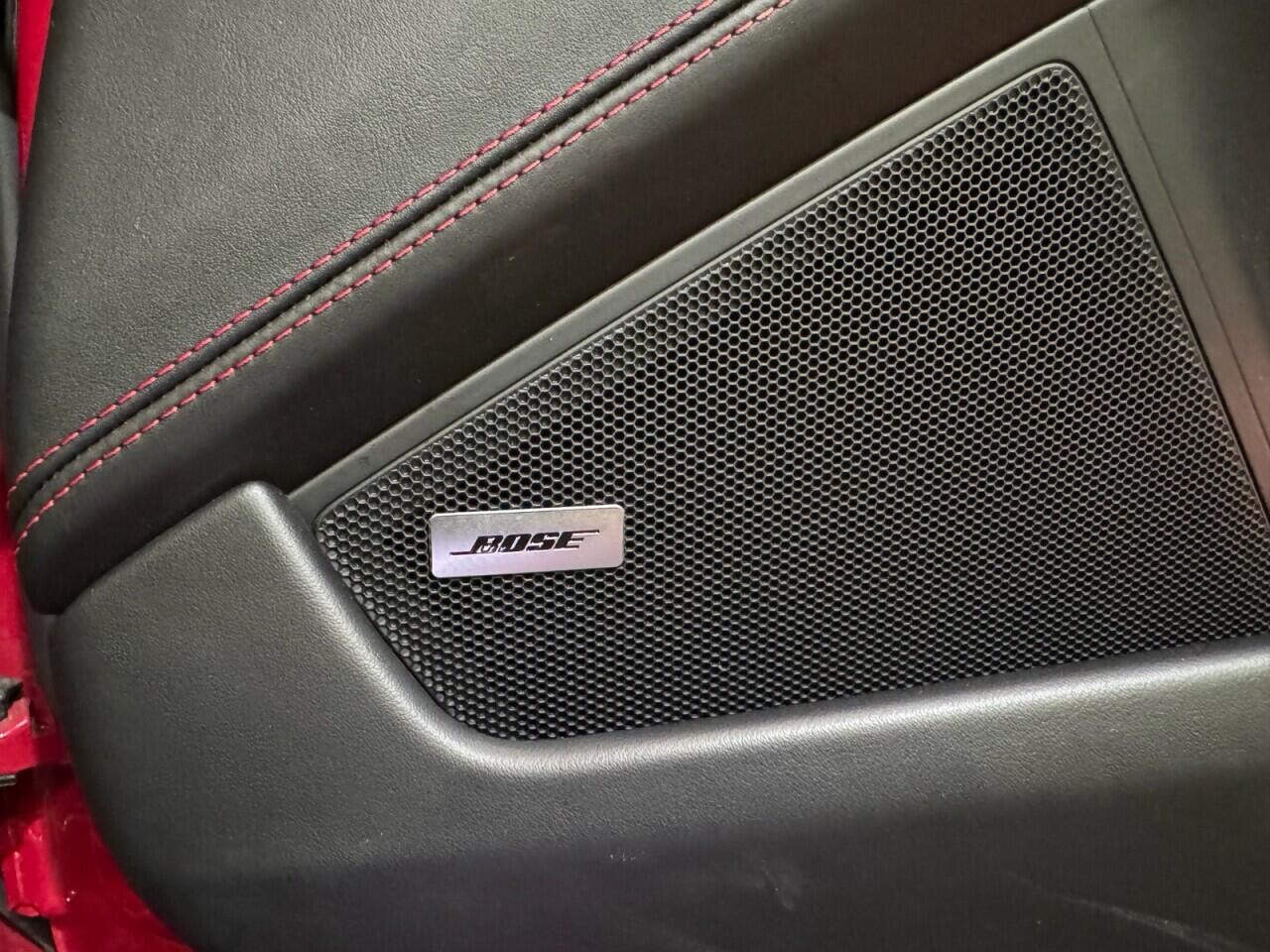 Porsche 911 view 32