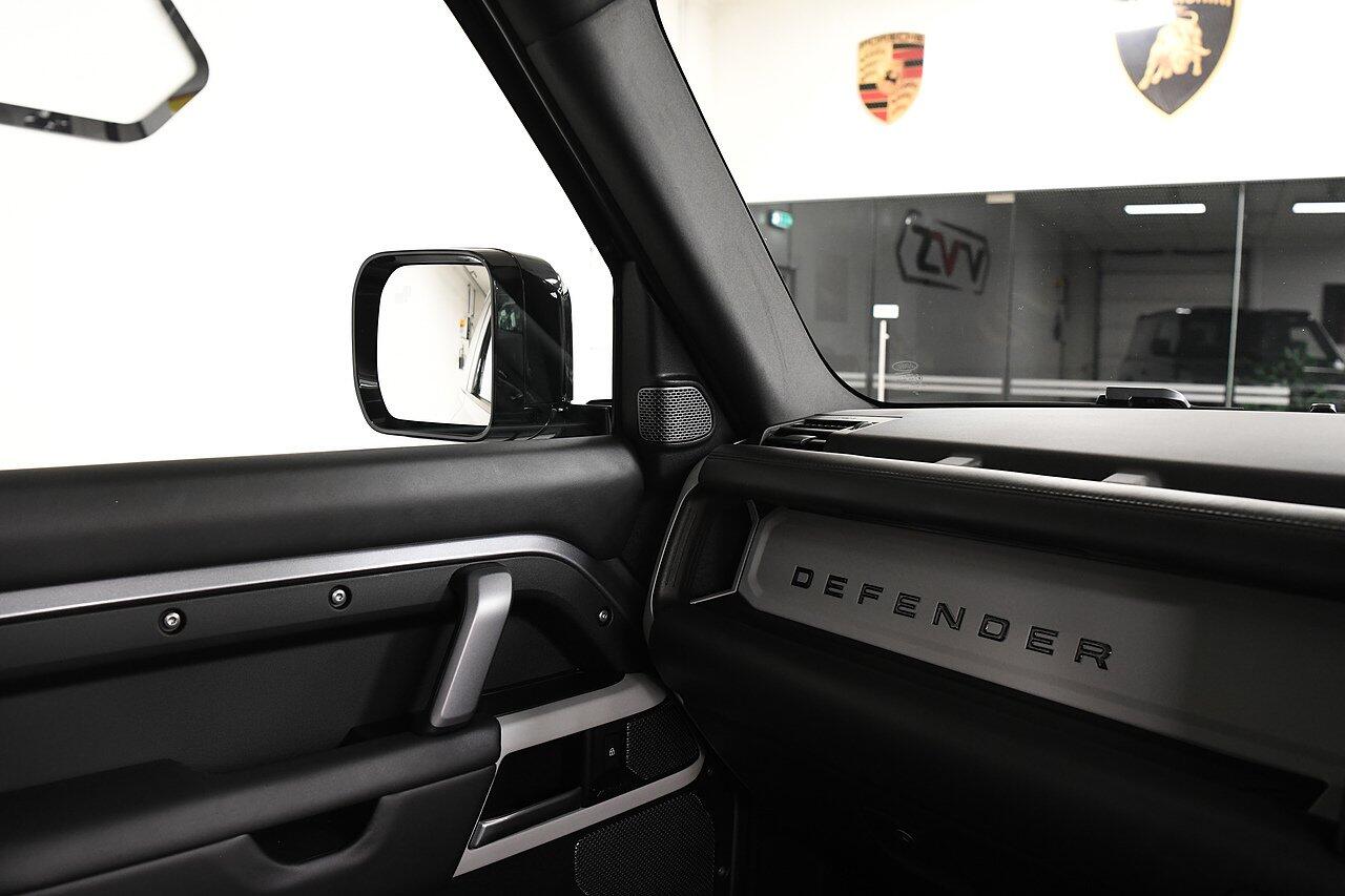 Land Rover Defender view 13