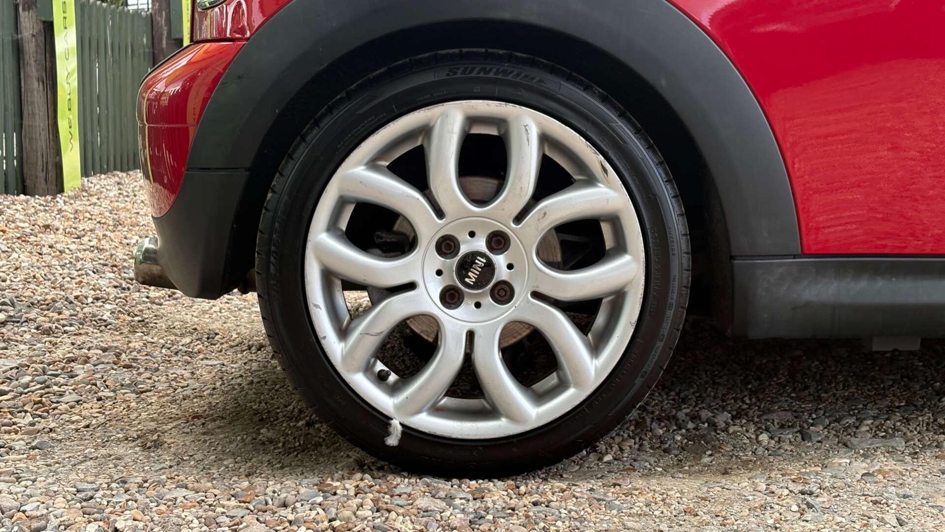 Mini Hatch view 26