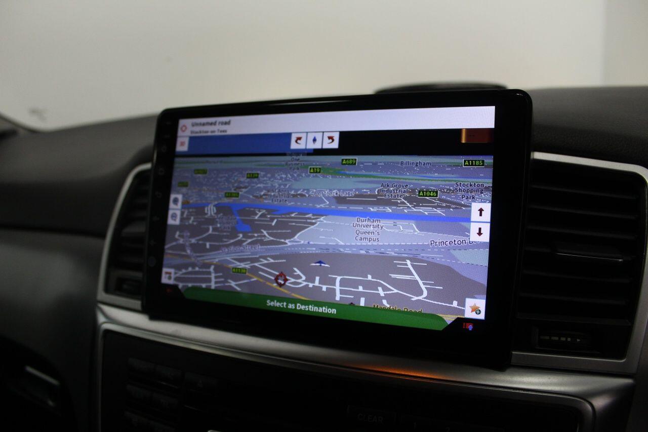Mercedes-Benz M-Class view 38