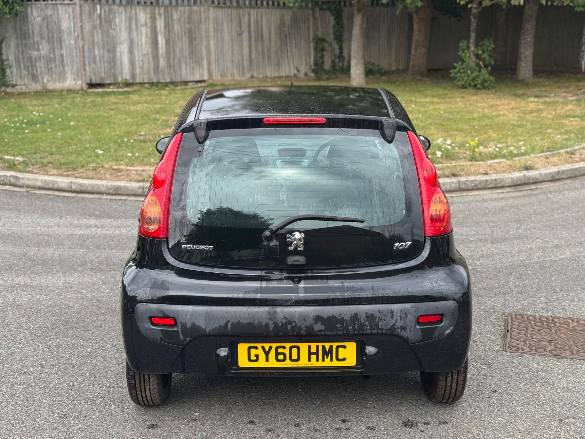 2011 Peugeot 107 image 8