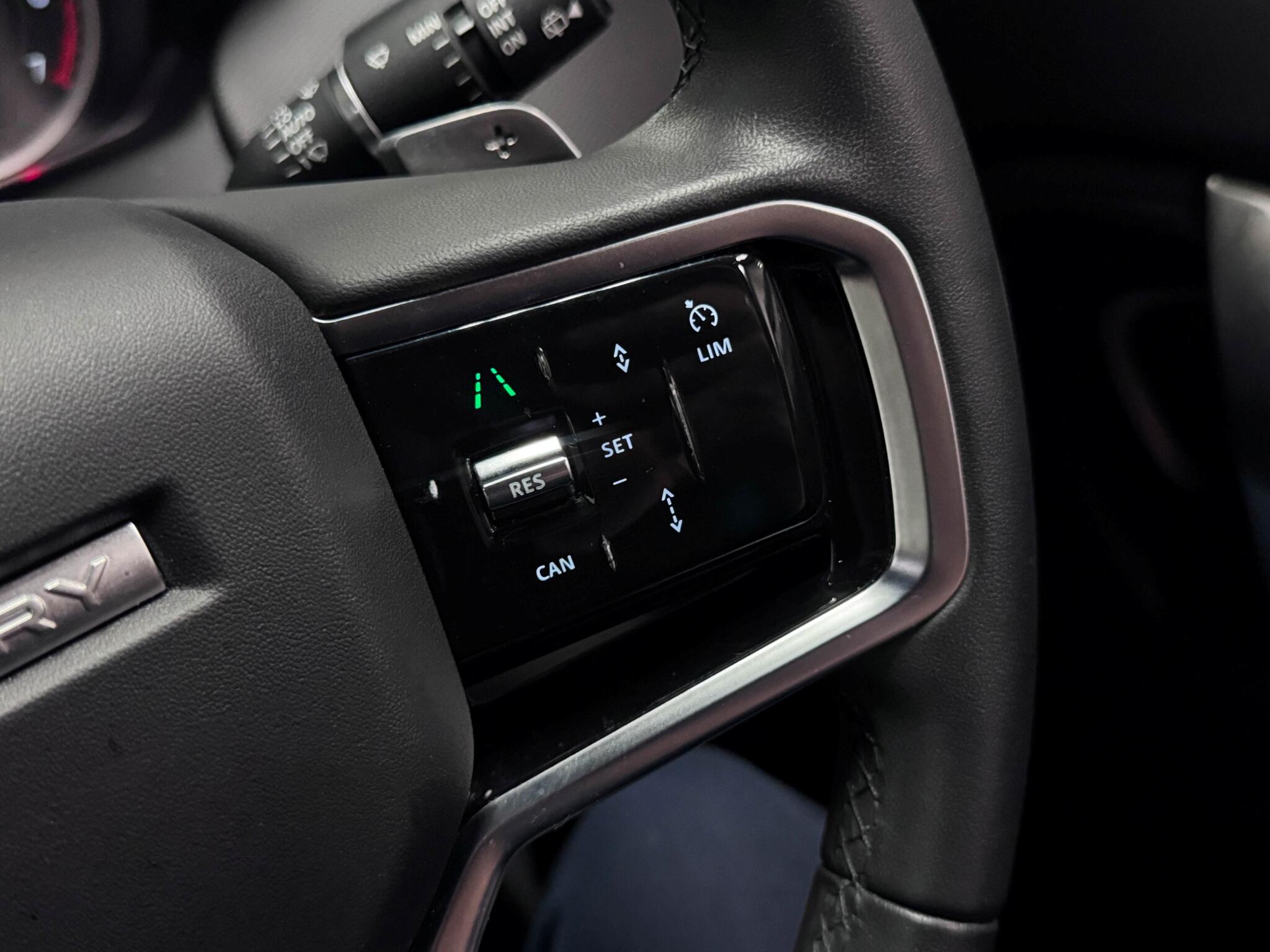 Land Rover Discovery Sport view 18