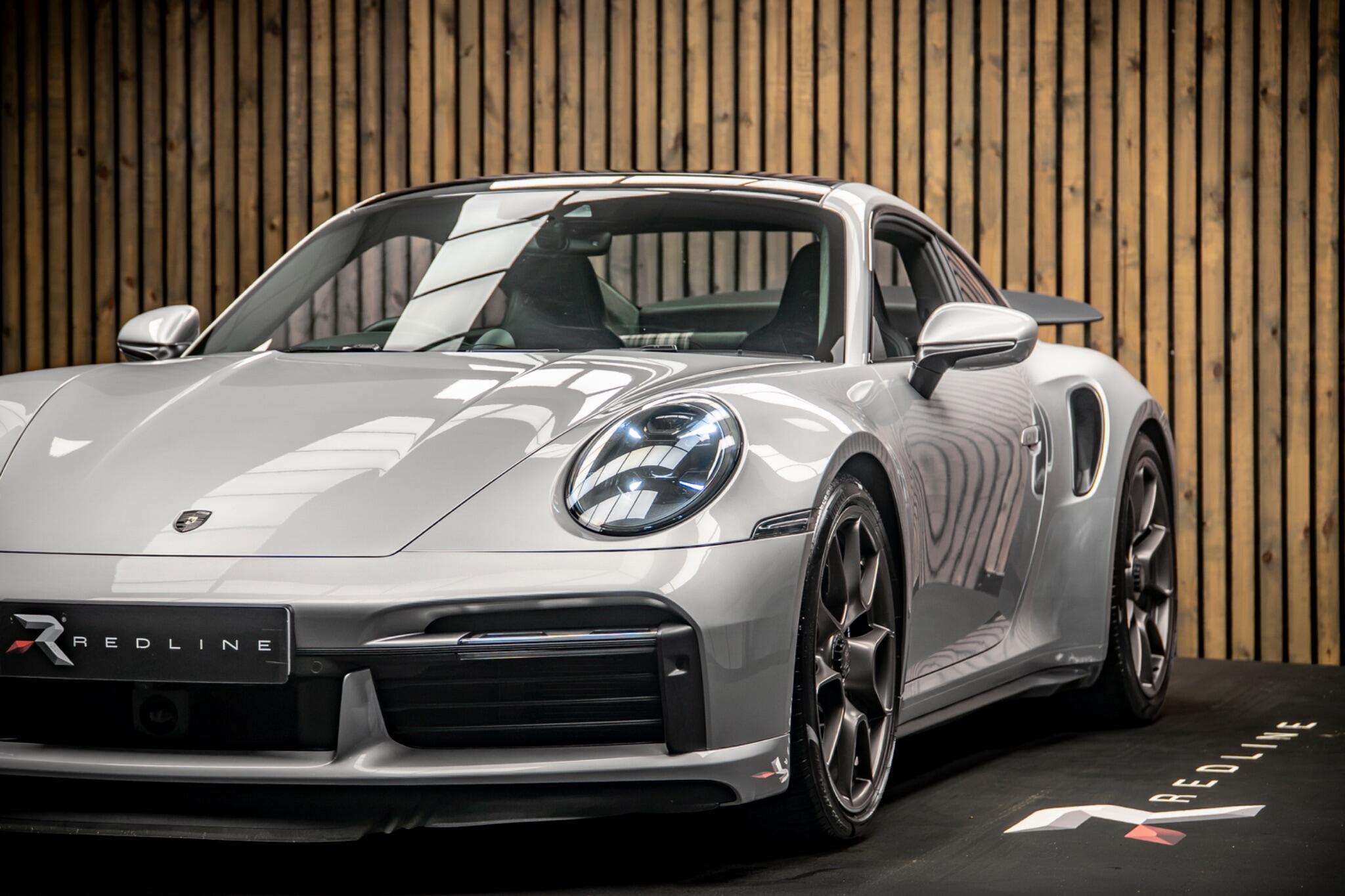 Porsche 911 view 13