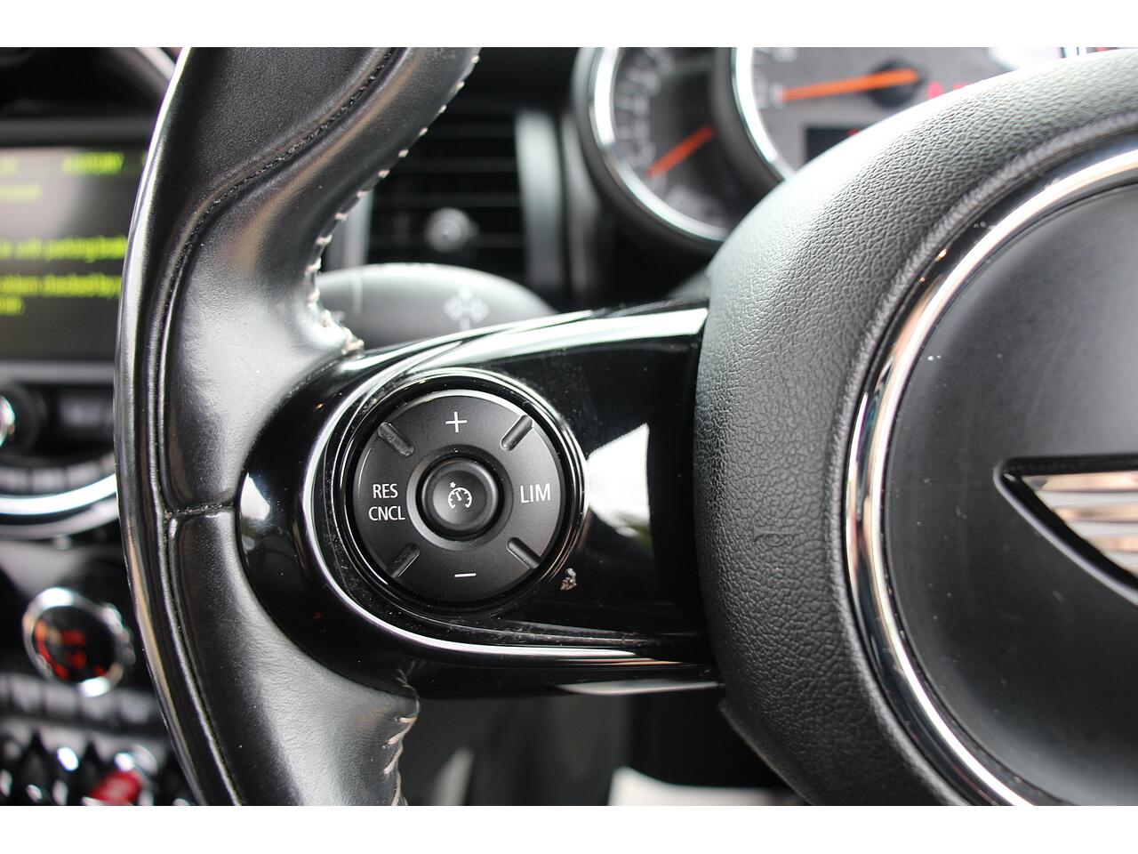 Mini Hatch view 20