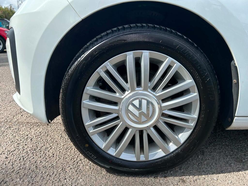 Volkswagen Up! view 20