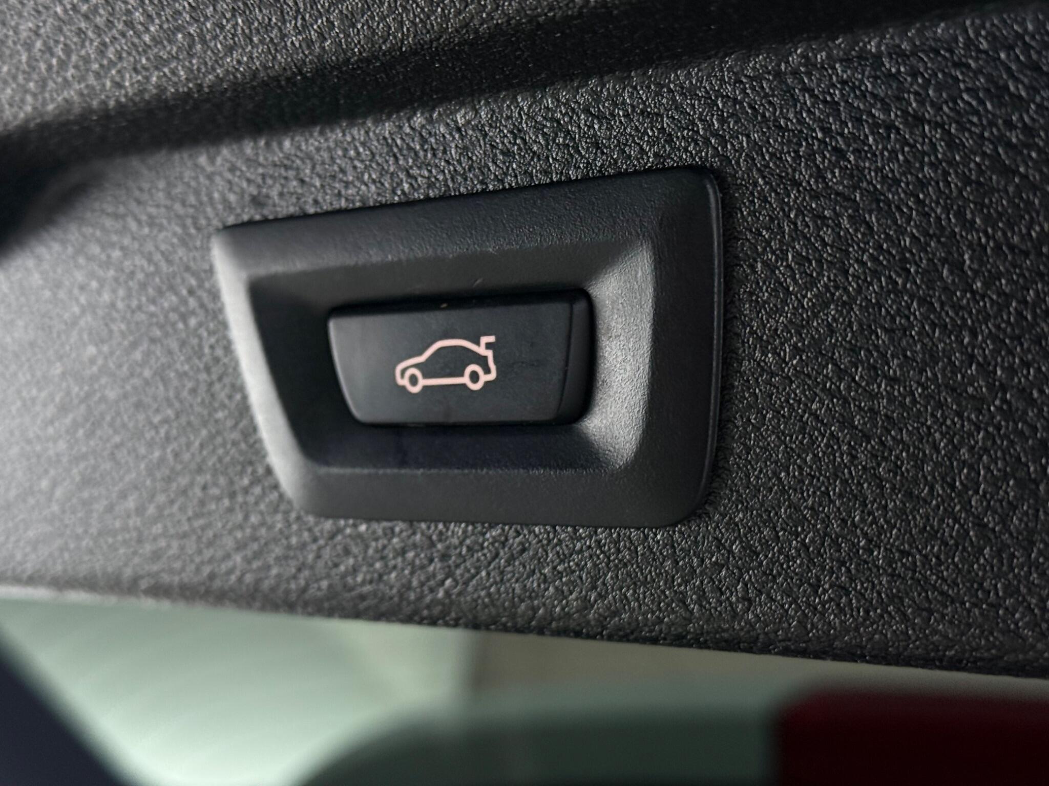 BMW X5 view 11