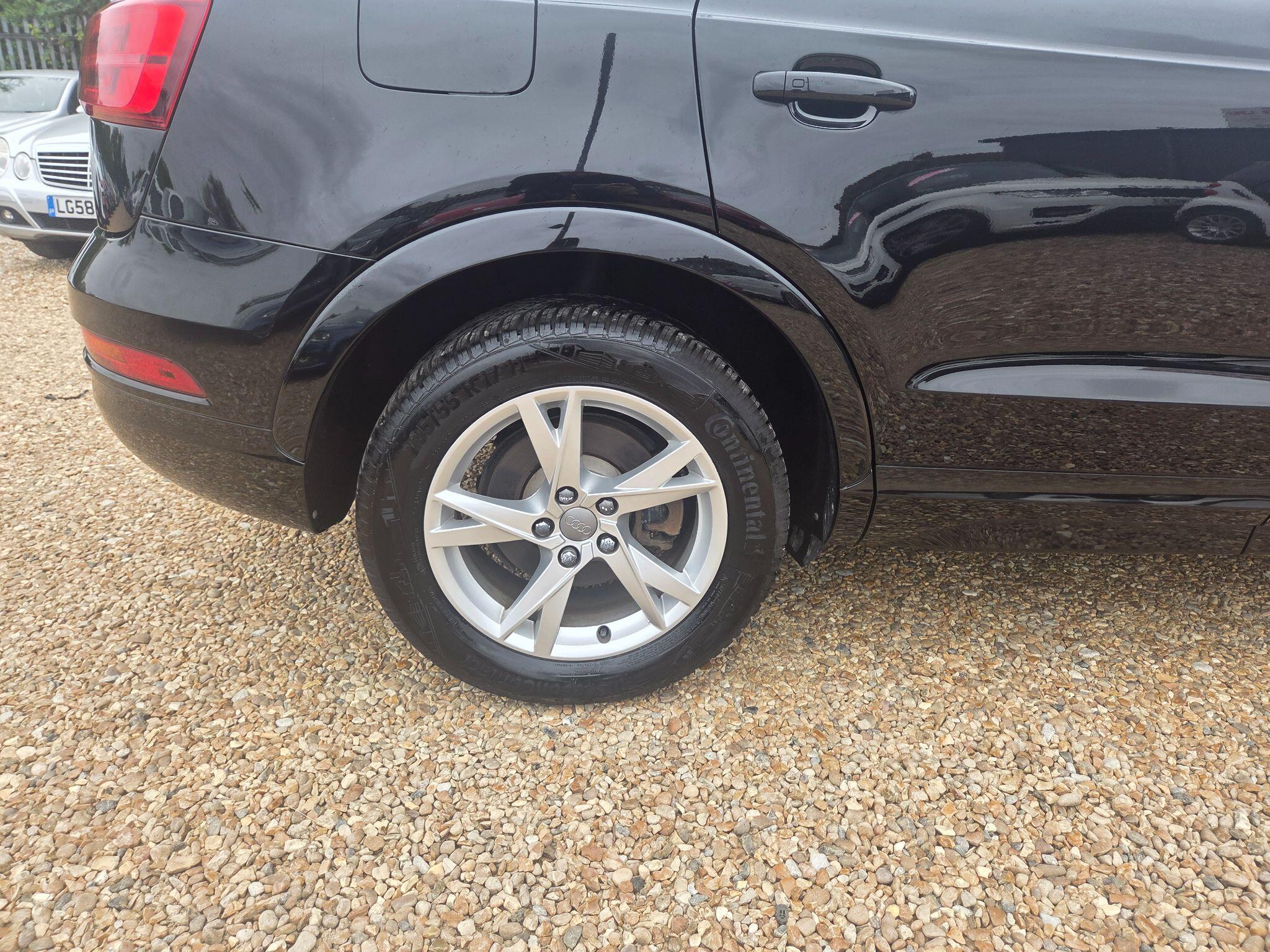 Audi Q3 view 49