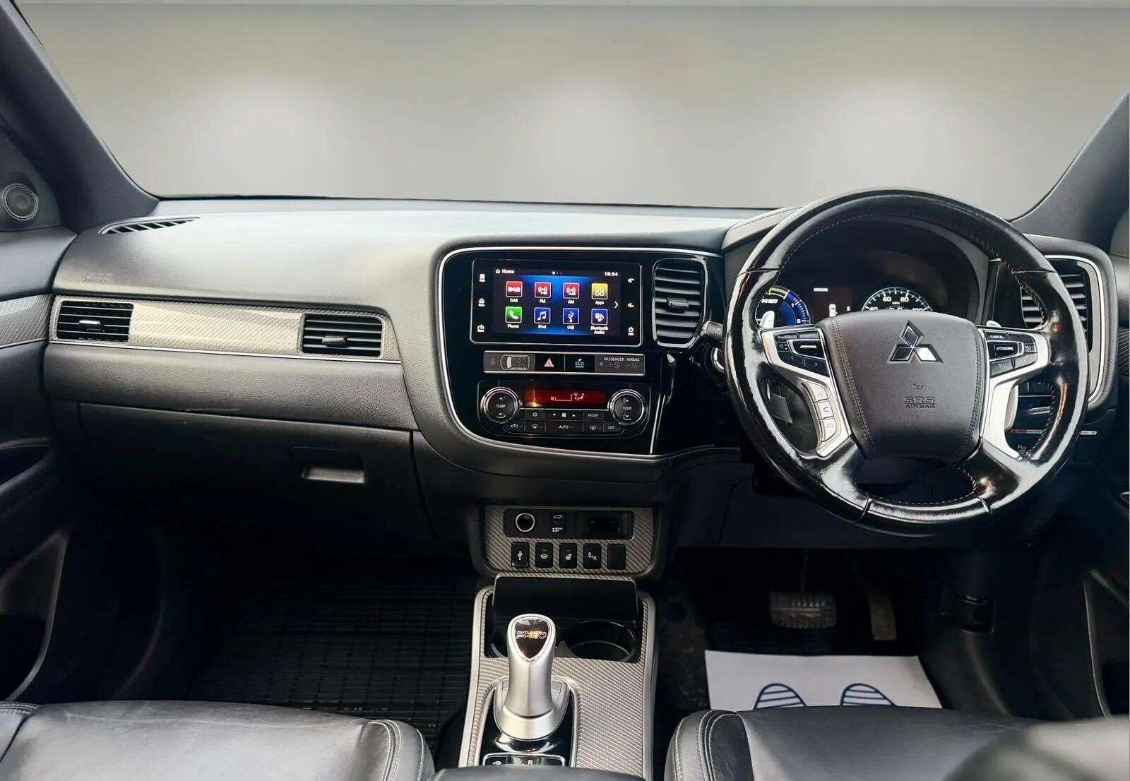 Mitsubishi Outlander view 53