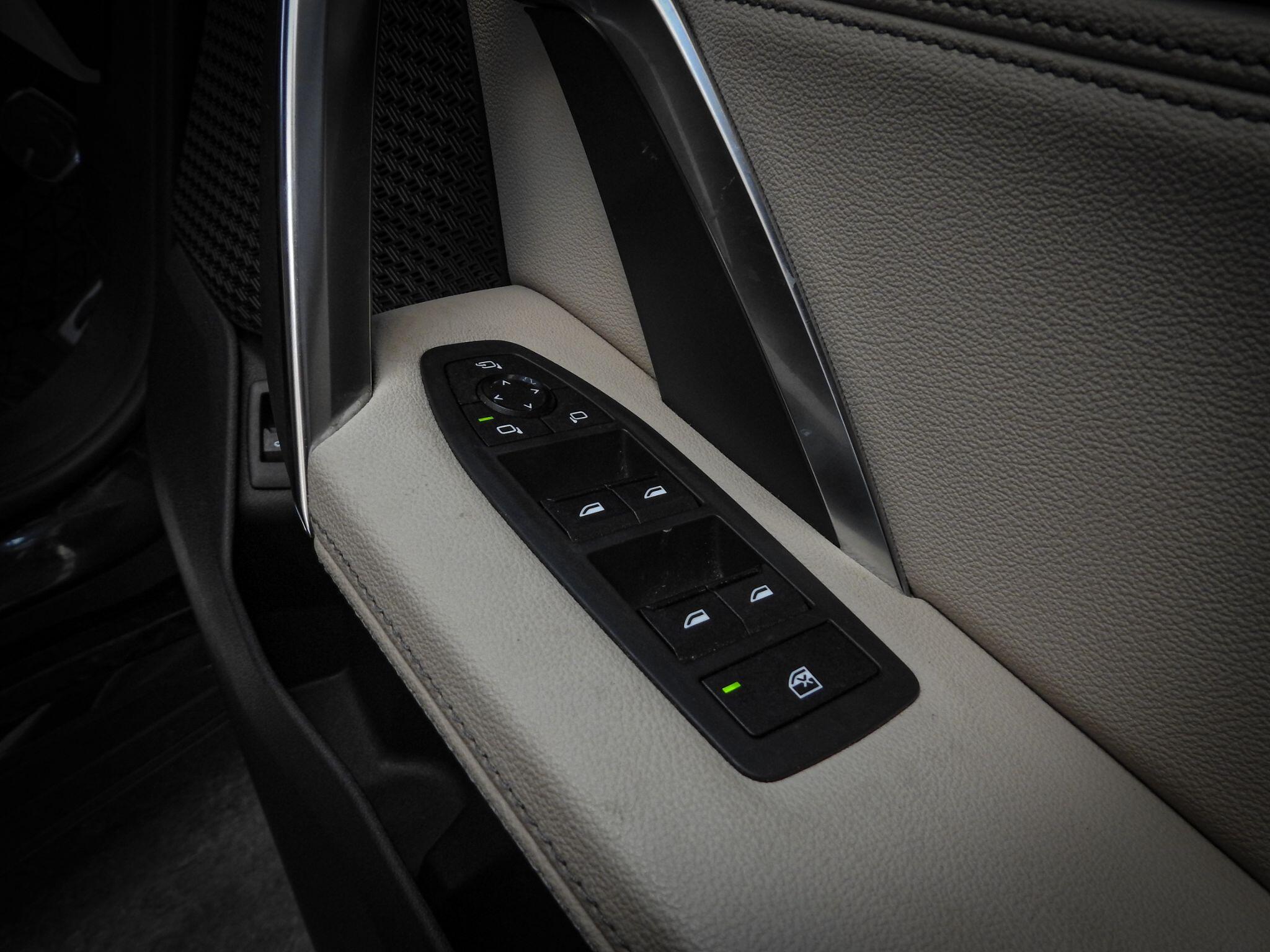 BMW Ix1 view 31