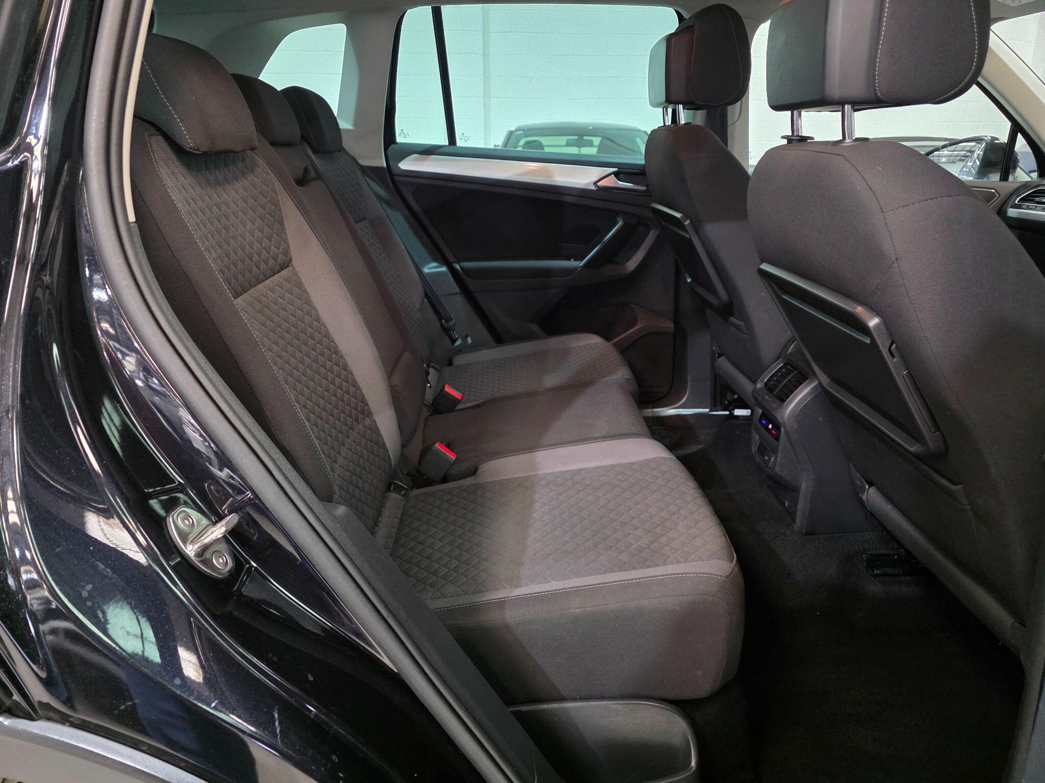 Volkswagen Tiguan view 21
