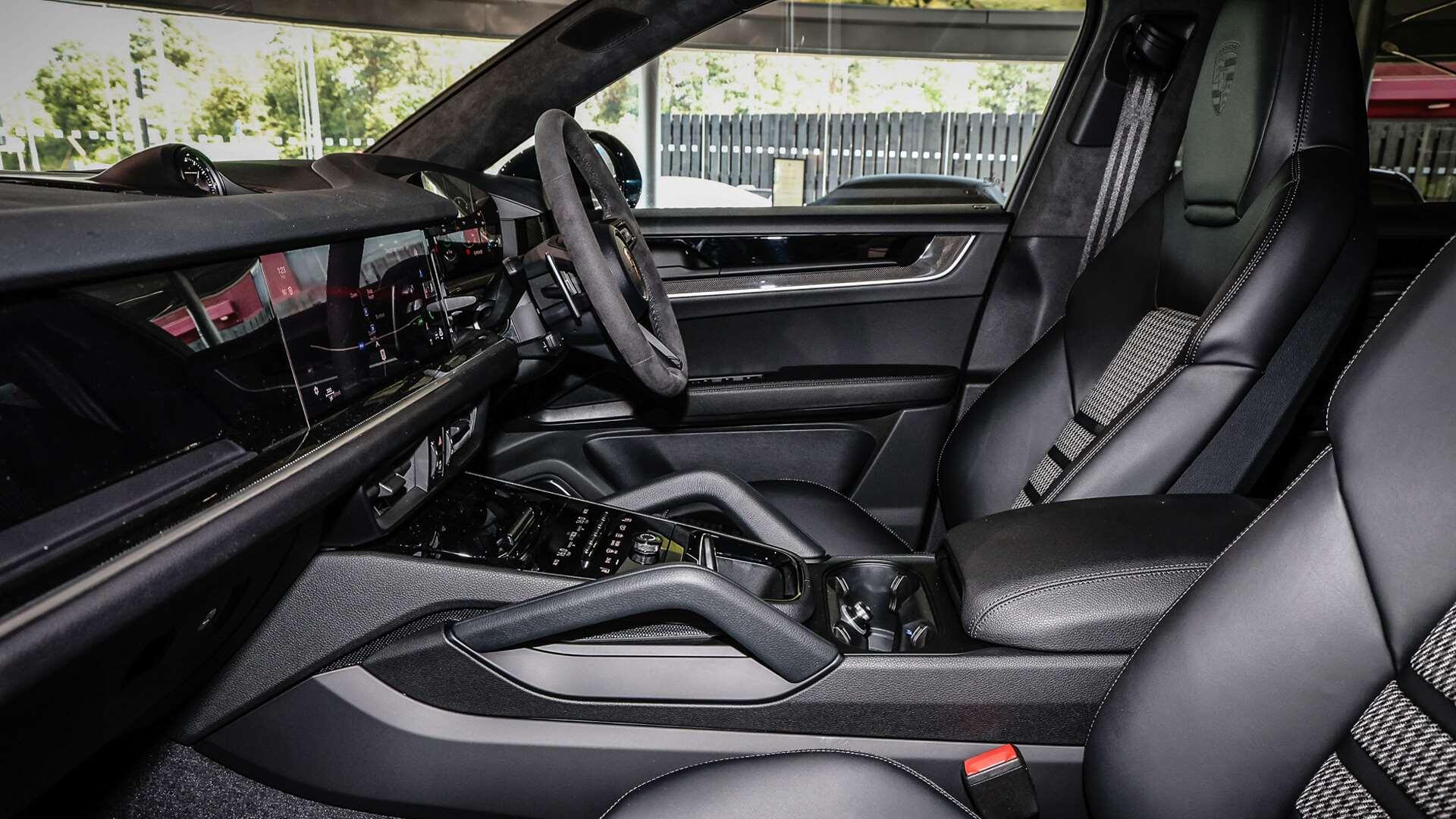 Porsche Cayenne view 9