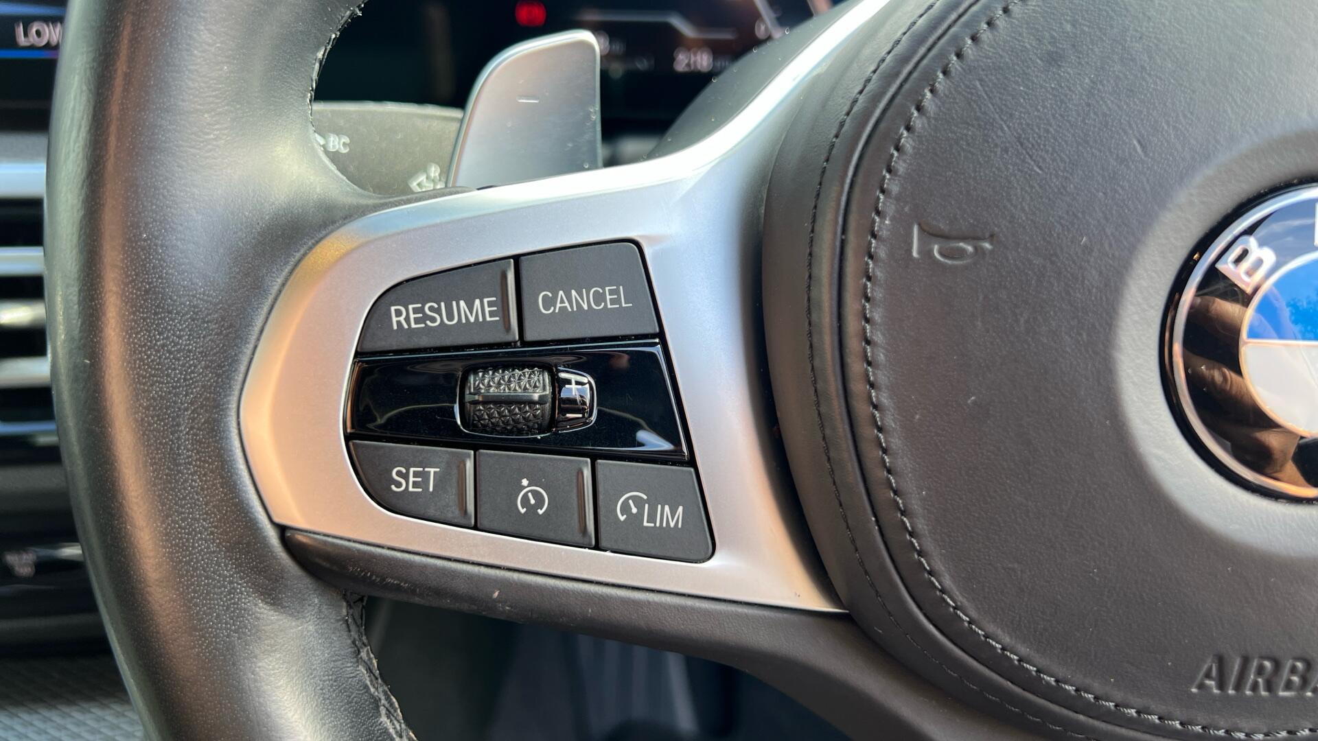 BMW 3 Series view 17