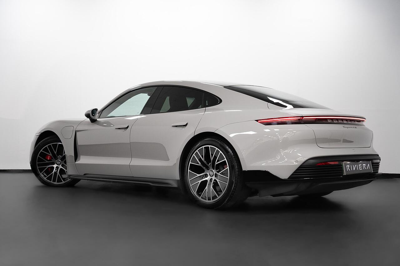 Porsche Taycan view 39