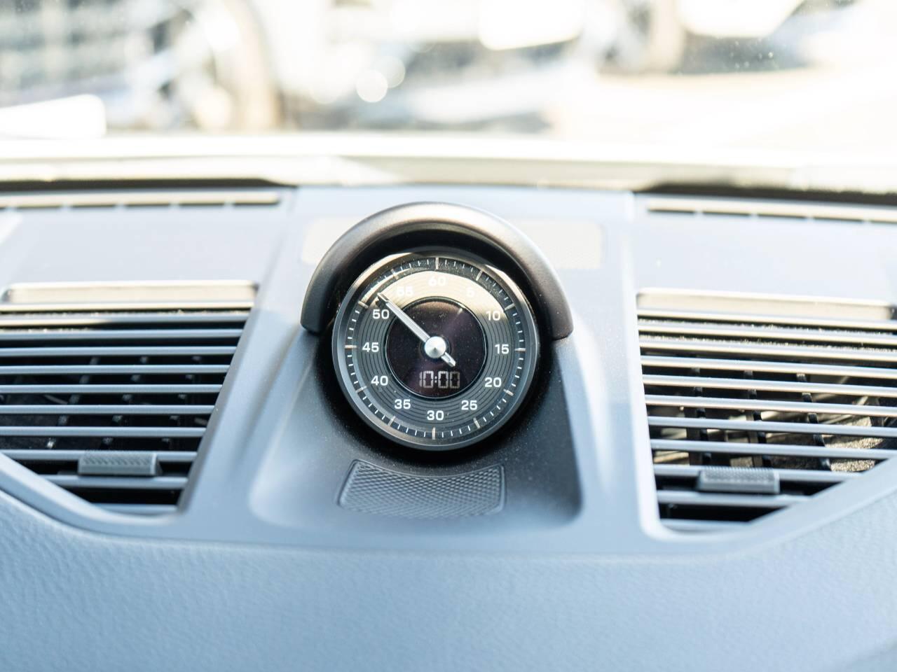 Porsche 911 view 41