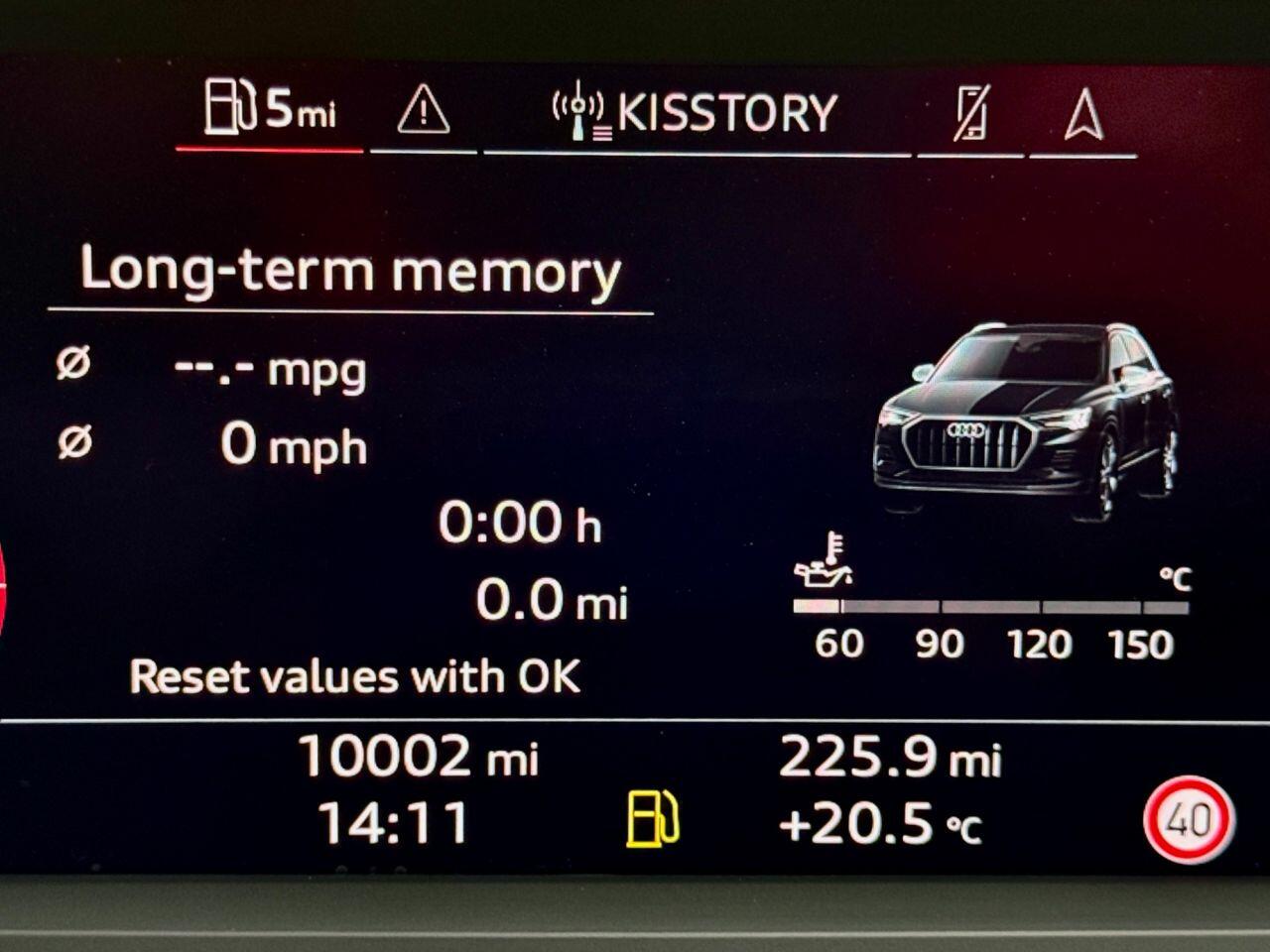 Audi Q3 view 21
