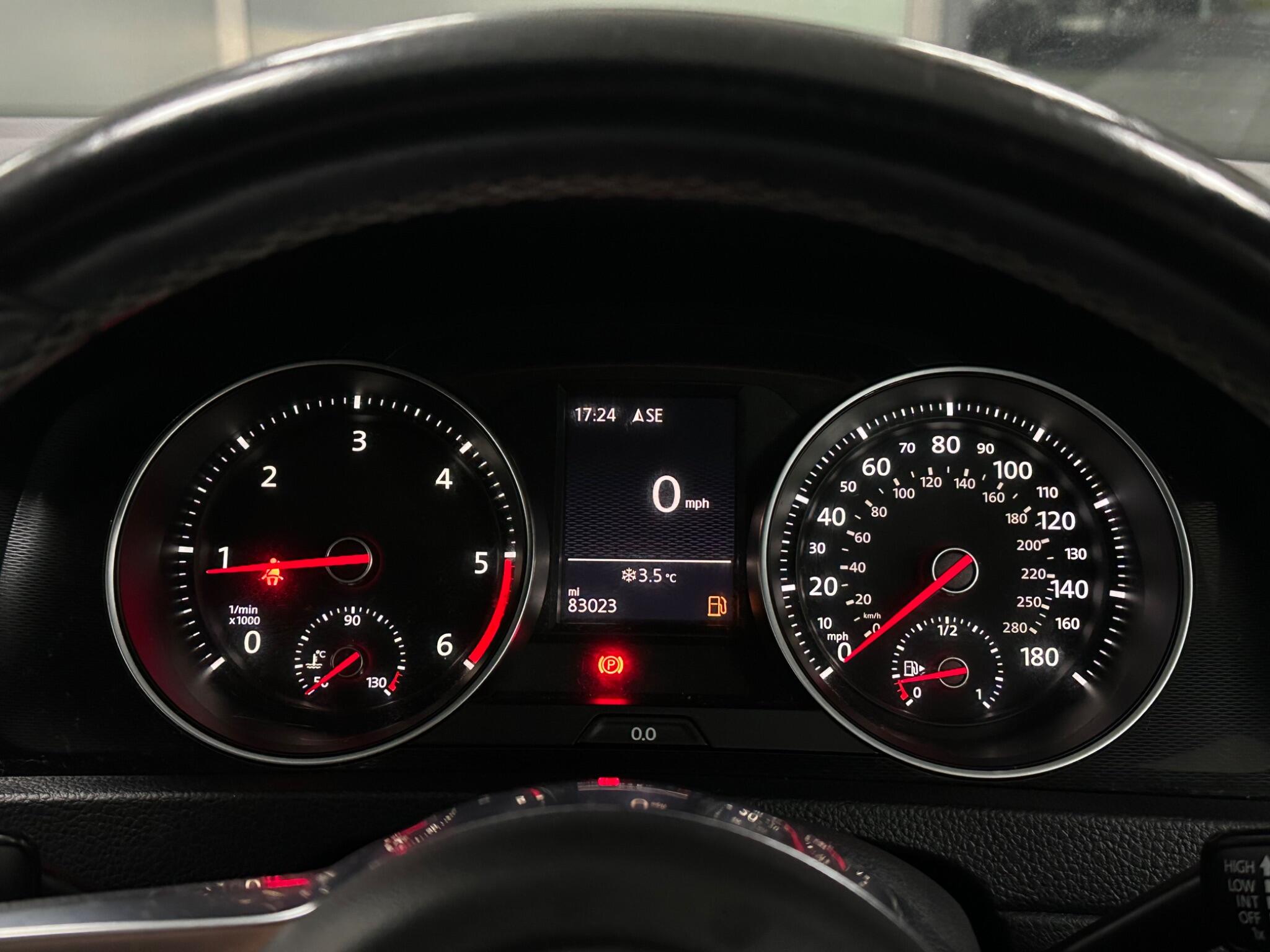Volkswagen Golf view 24