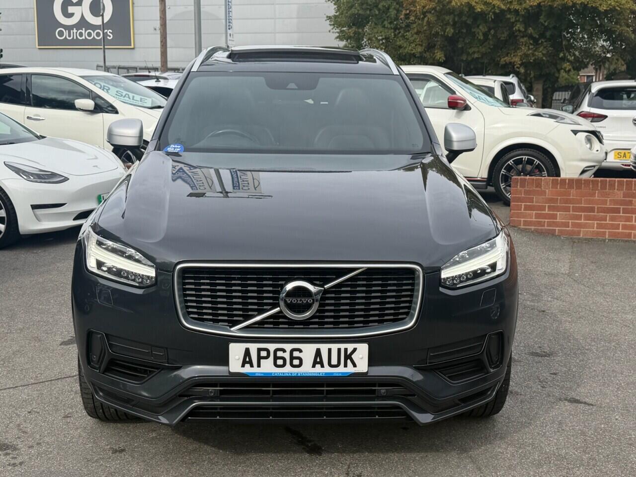 Volvo XC90 view 2