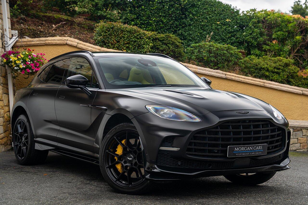 Aston Martin DBX view 28