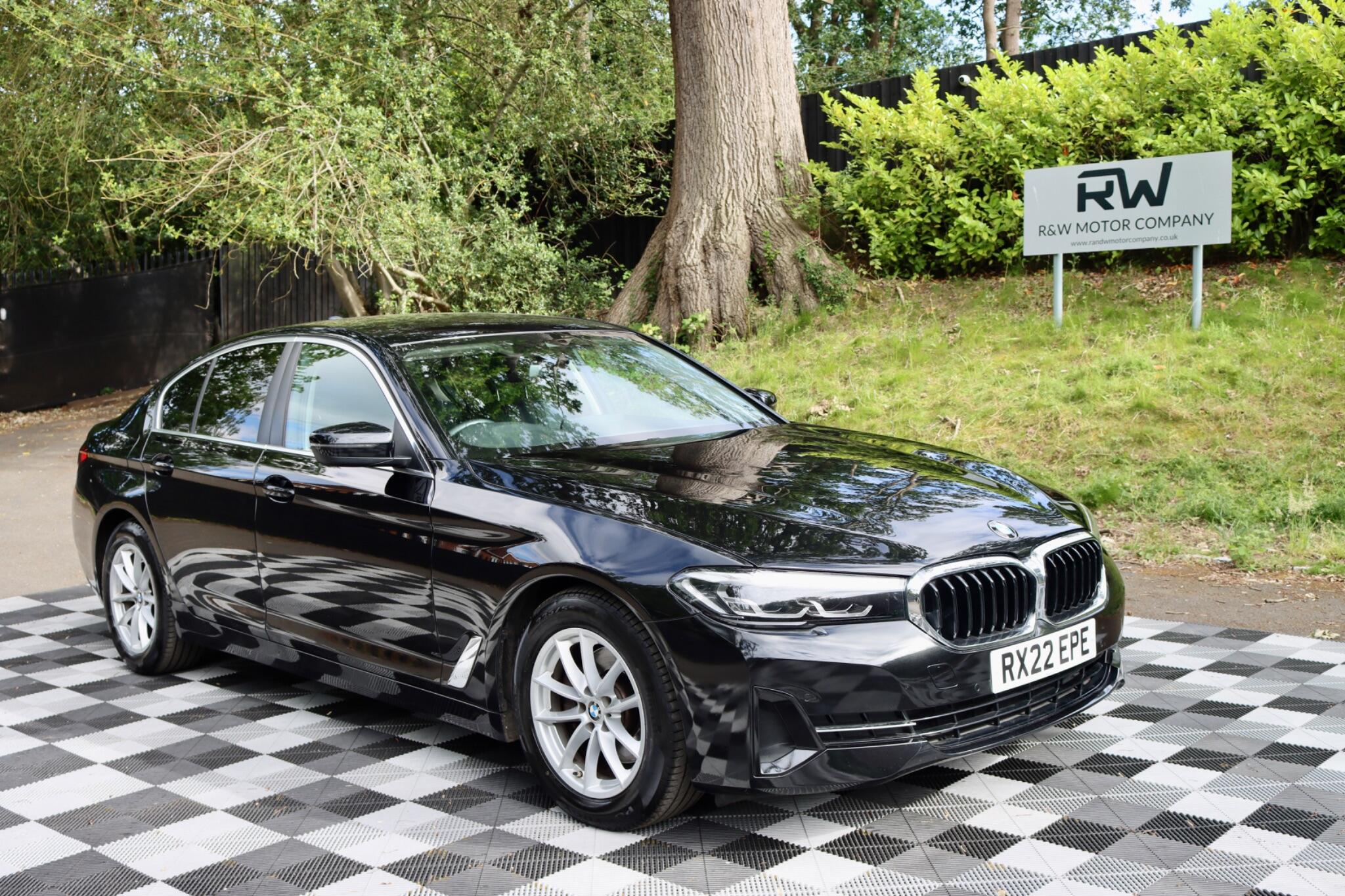 BMW 5 Series view 19