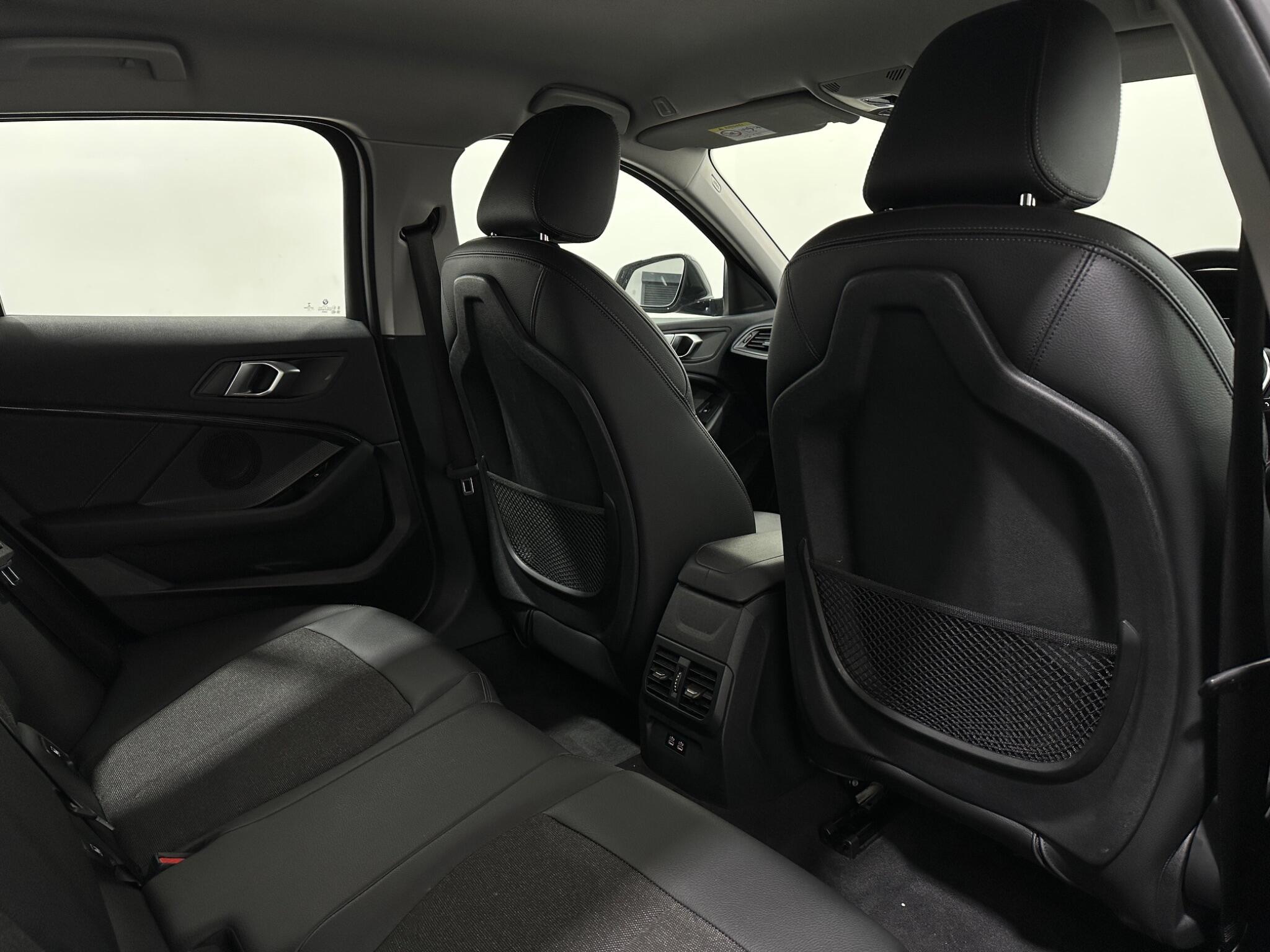 BMW 1 Series view 42