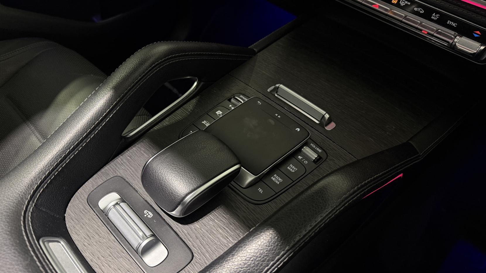 Mercedes-Benz Gle view 23