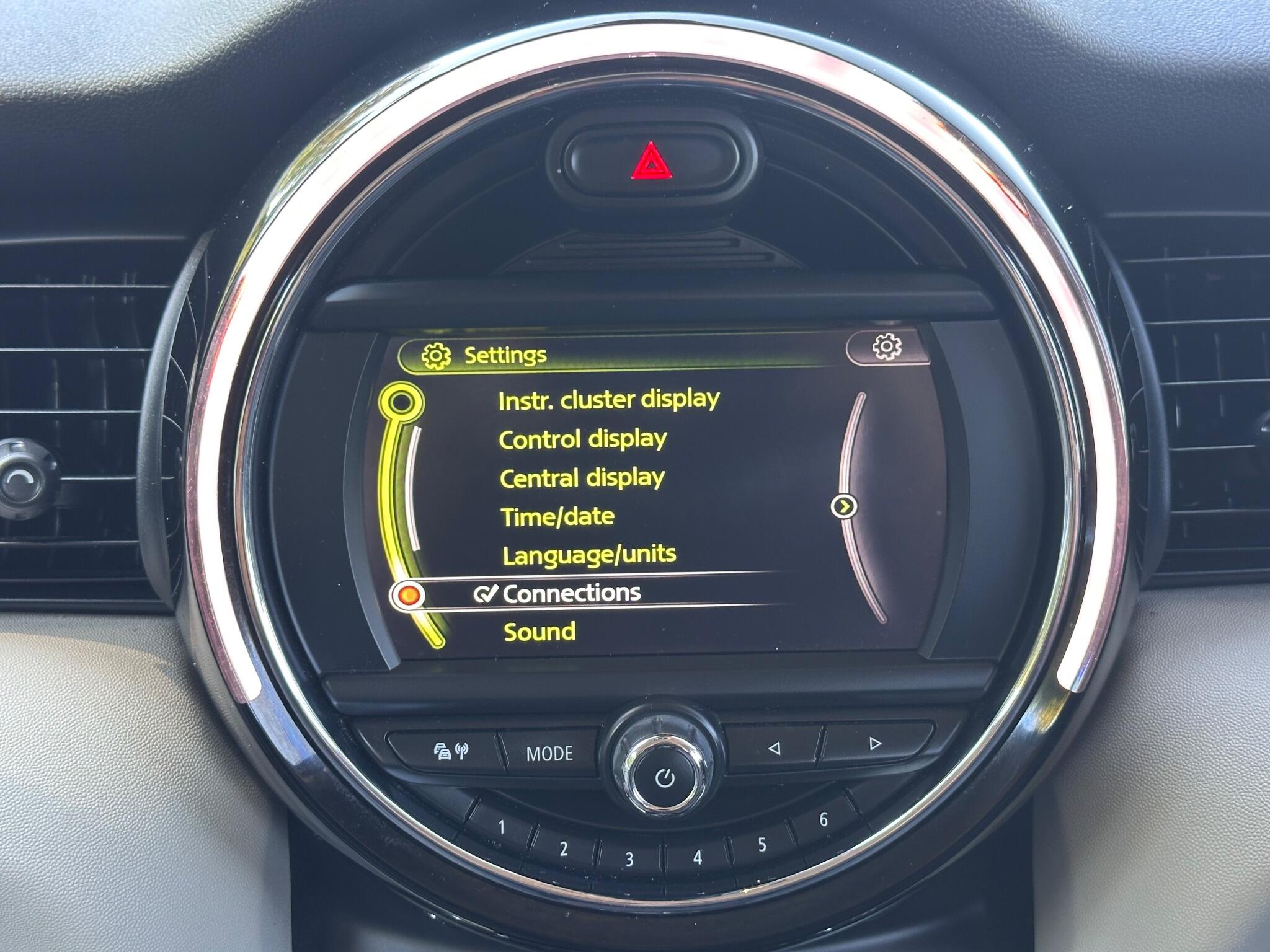 MINI Hatch view 49