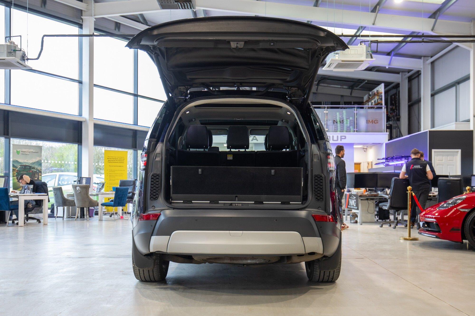 Land Rover Discovery view 31
