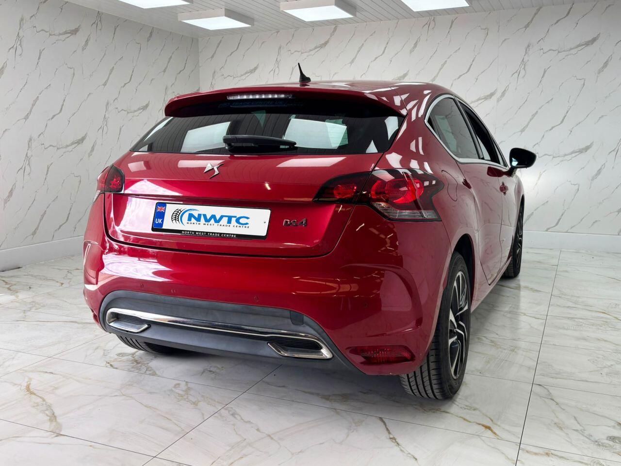 DS Automobiles DS 4 view 11