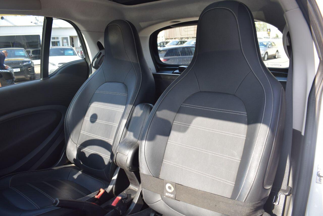 smart Fortwo view 18