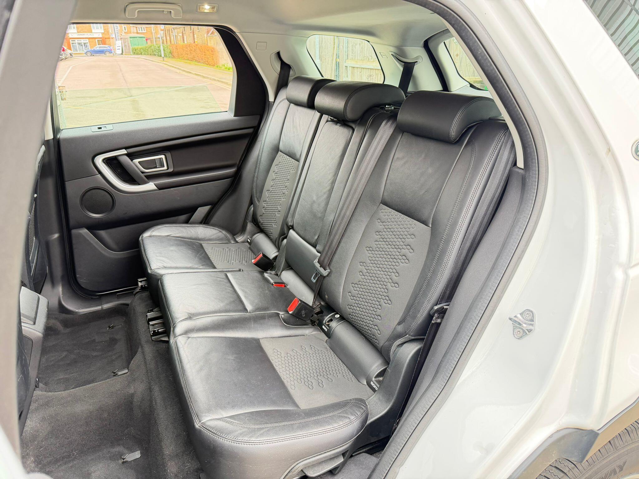 Land Rover Discovery Sport view 18