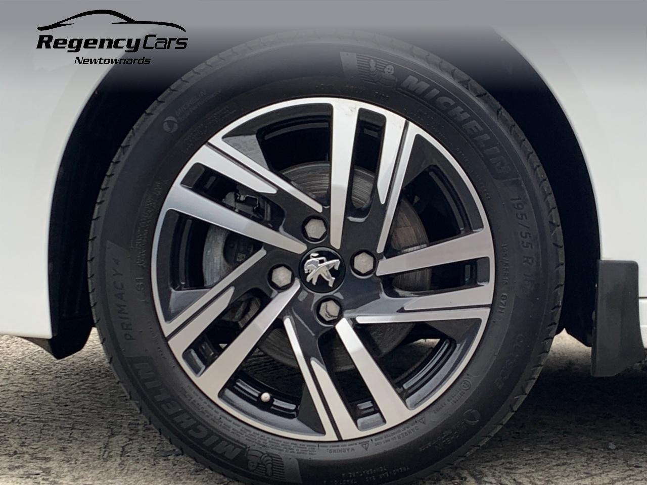 Peugeot 208 view 29