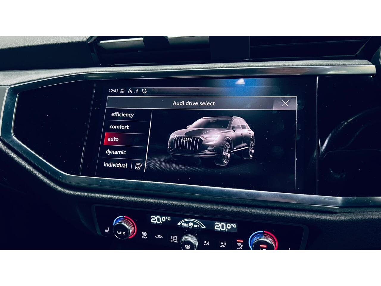 Audi Q3 view 28