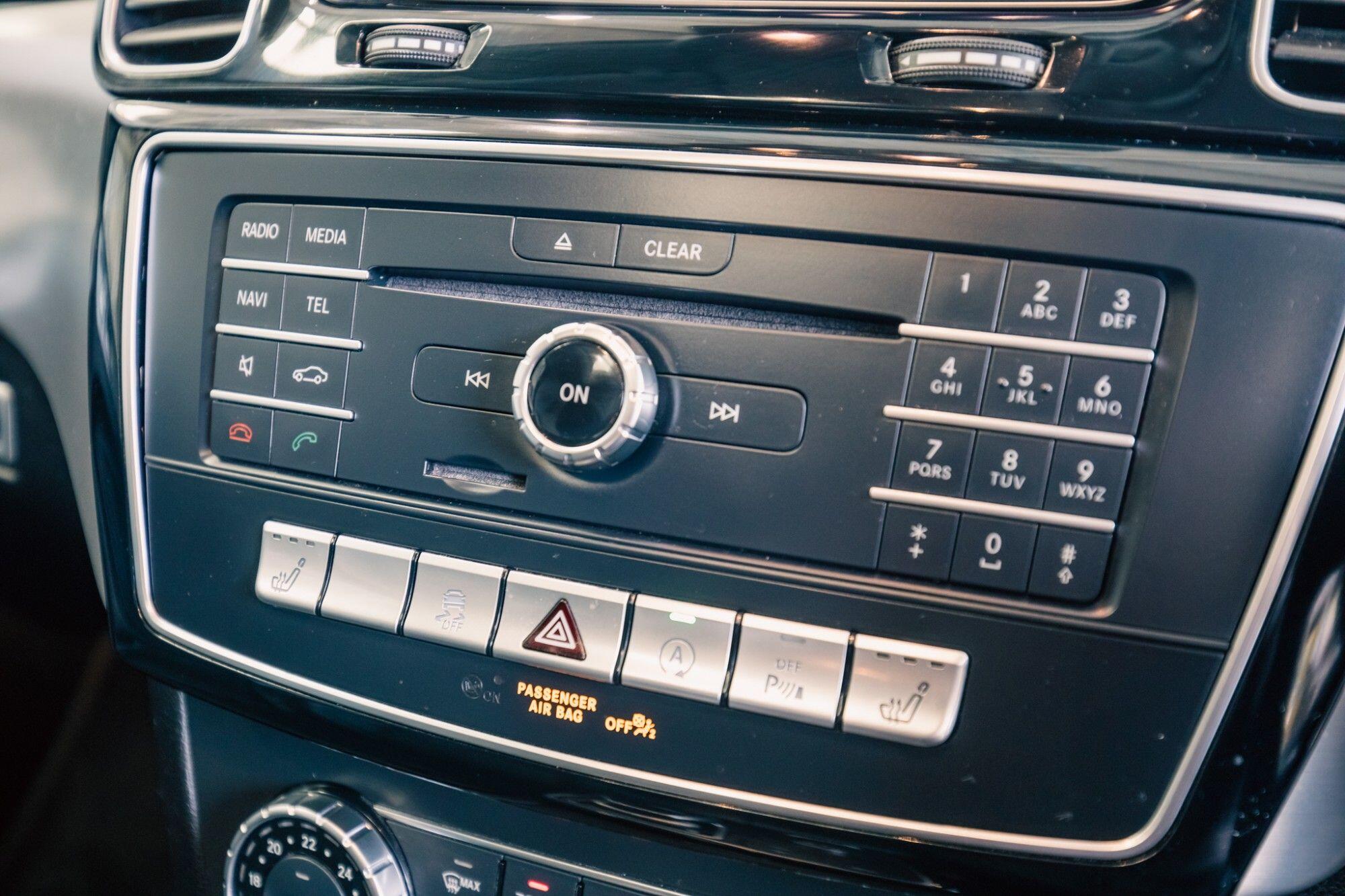 Mercedes-Benz GLE view 19